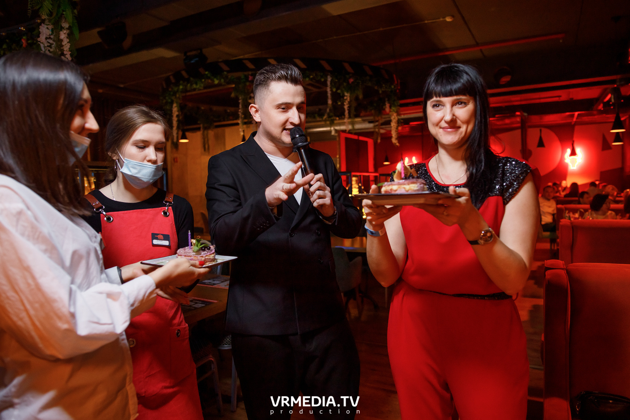 Мы русские в гриль-баре «Жара»