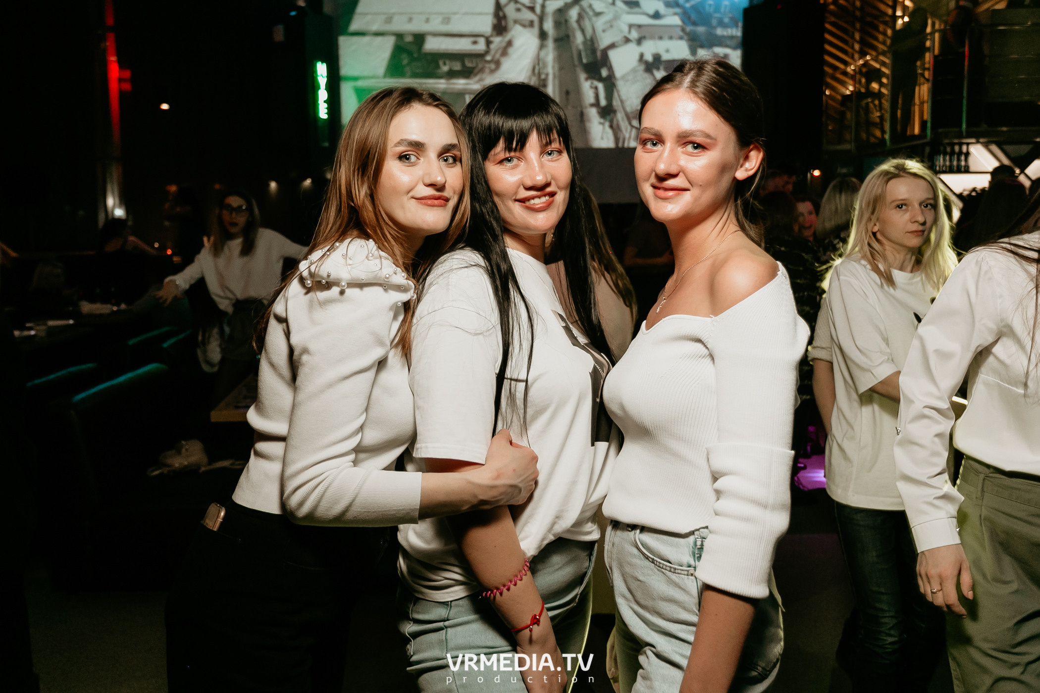 Выходные в баре «DOSKI»