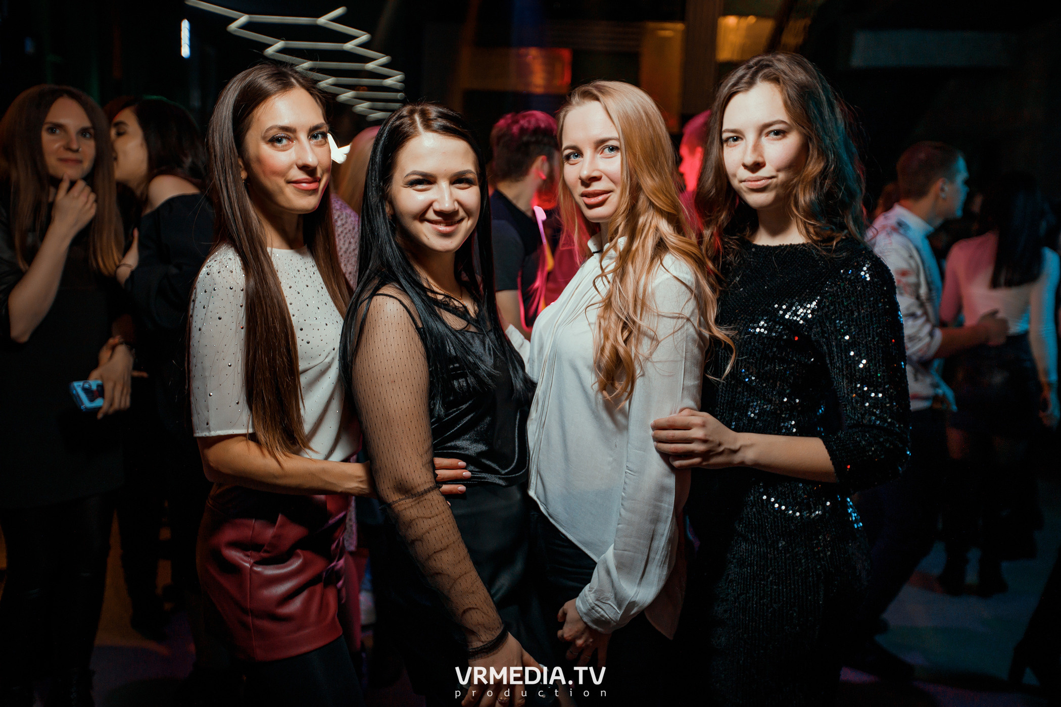 Выходные в баре «DOSKI»