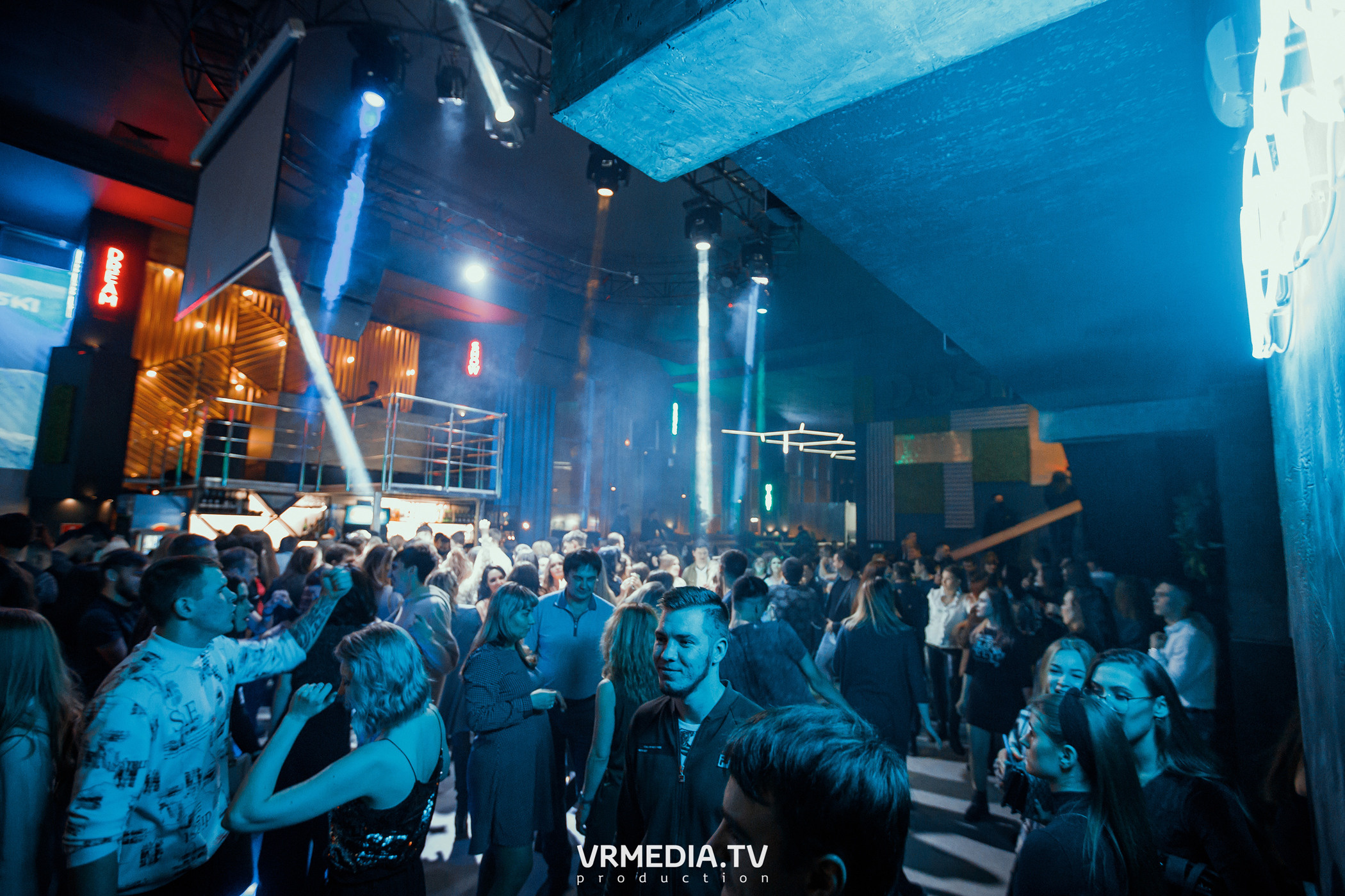 Выходные в баре «DOSKI»