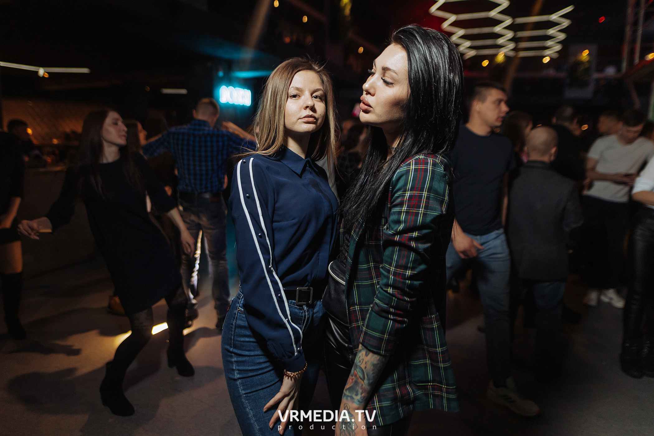 Выходные в баре «DOSKI»