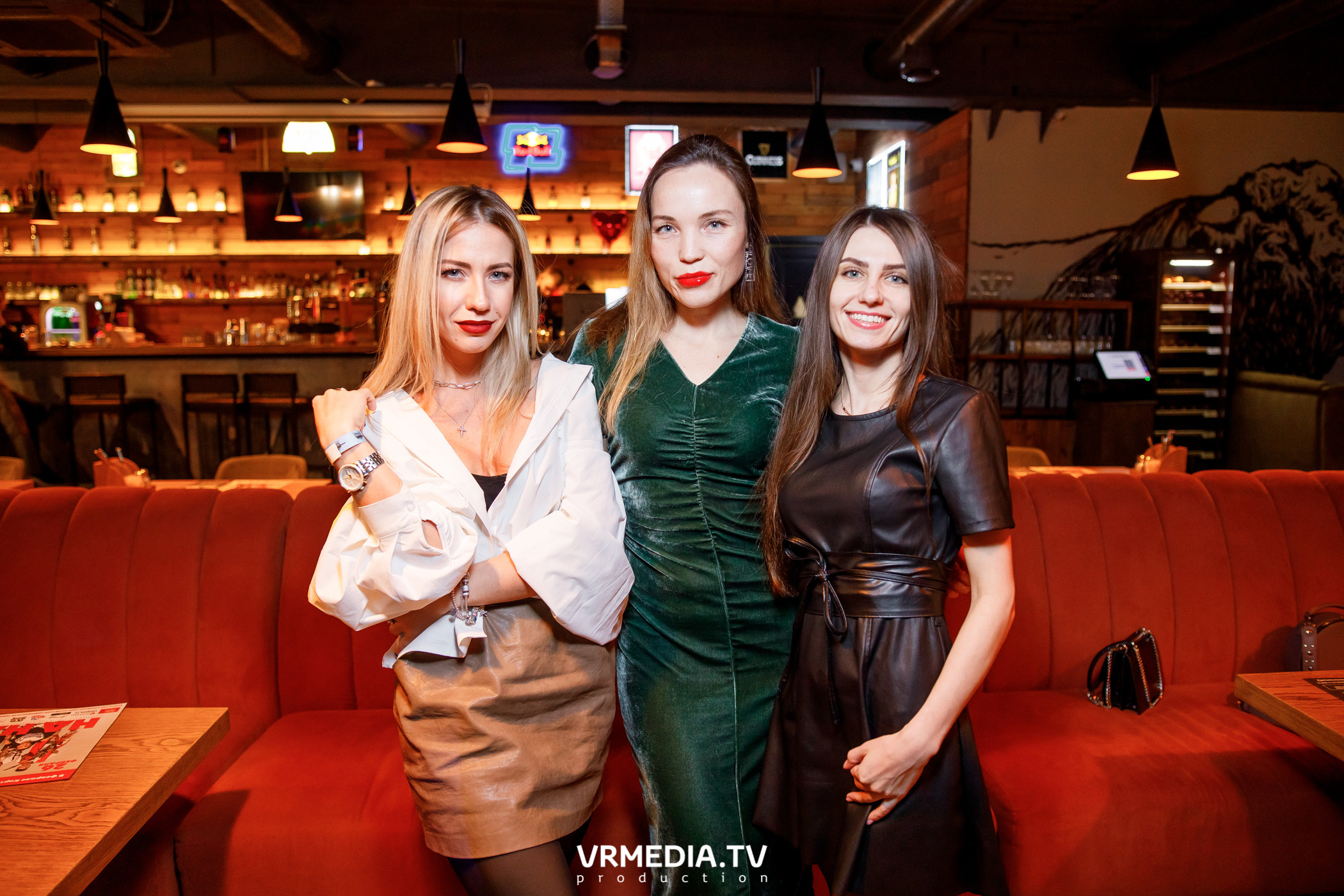 Мы русские в гриль-баре «Жара»