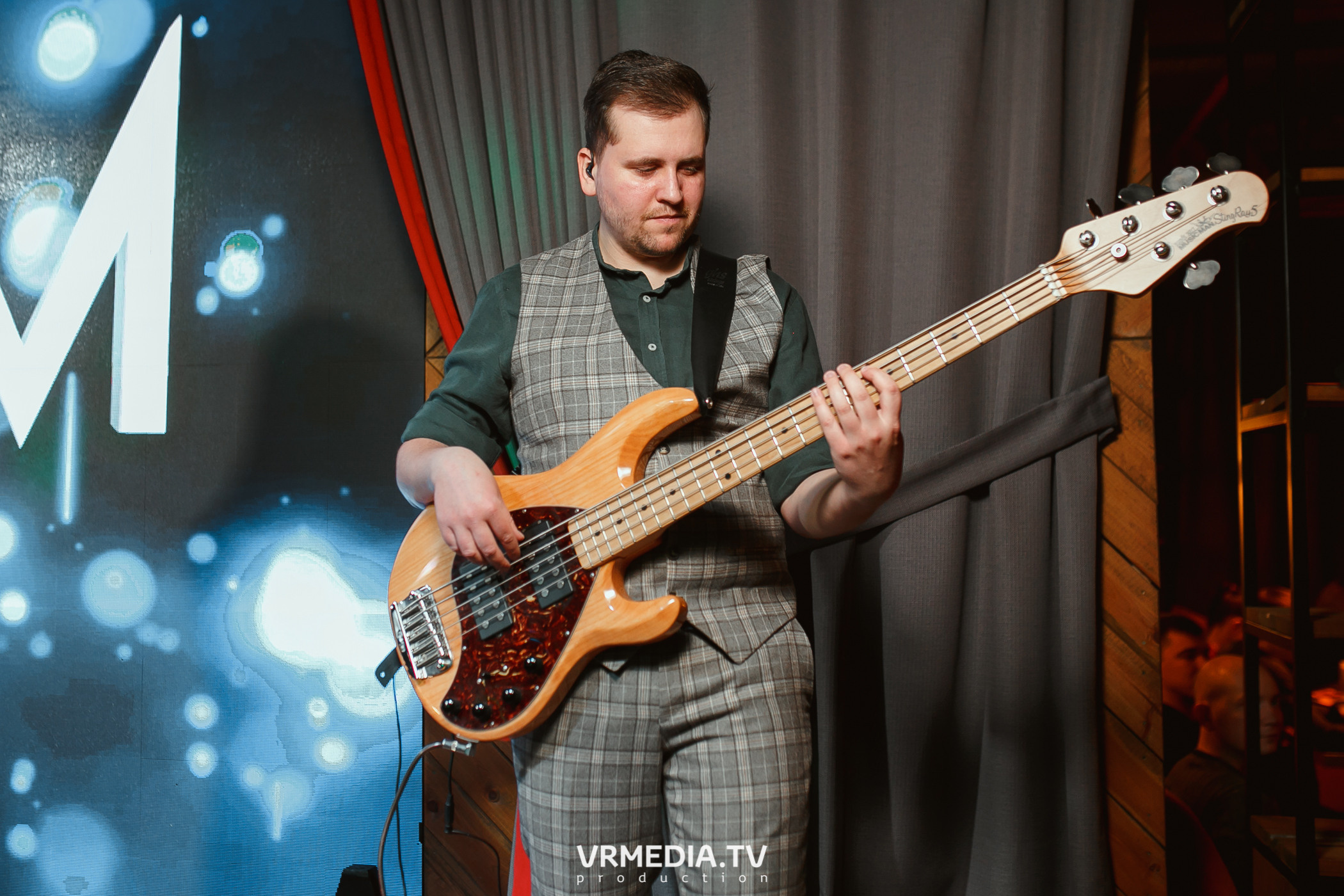 Крупным Планом в гриль-баре «Жара»