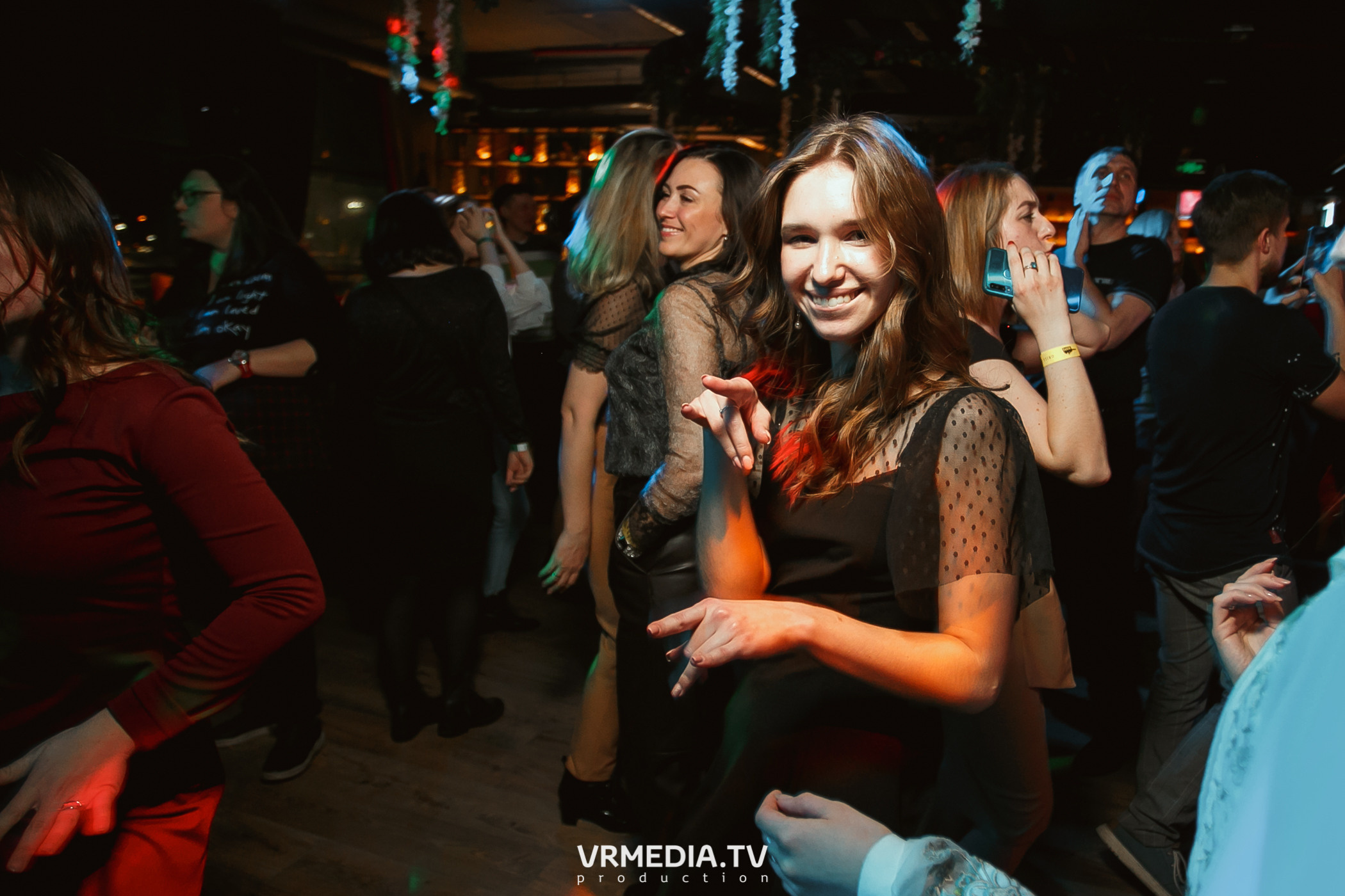 Алые Паруса в гриль-баре «Жара»