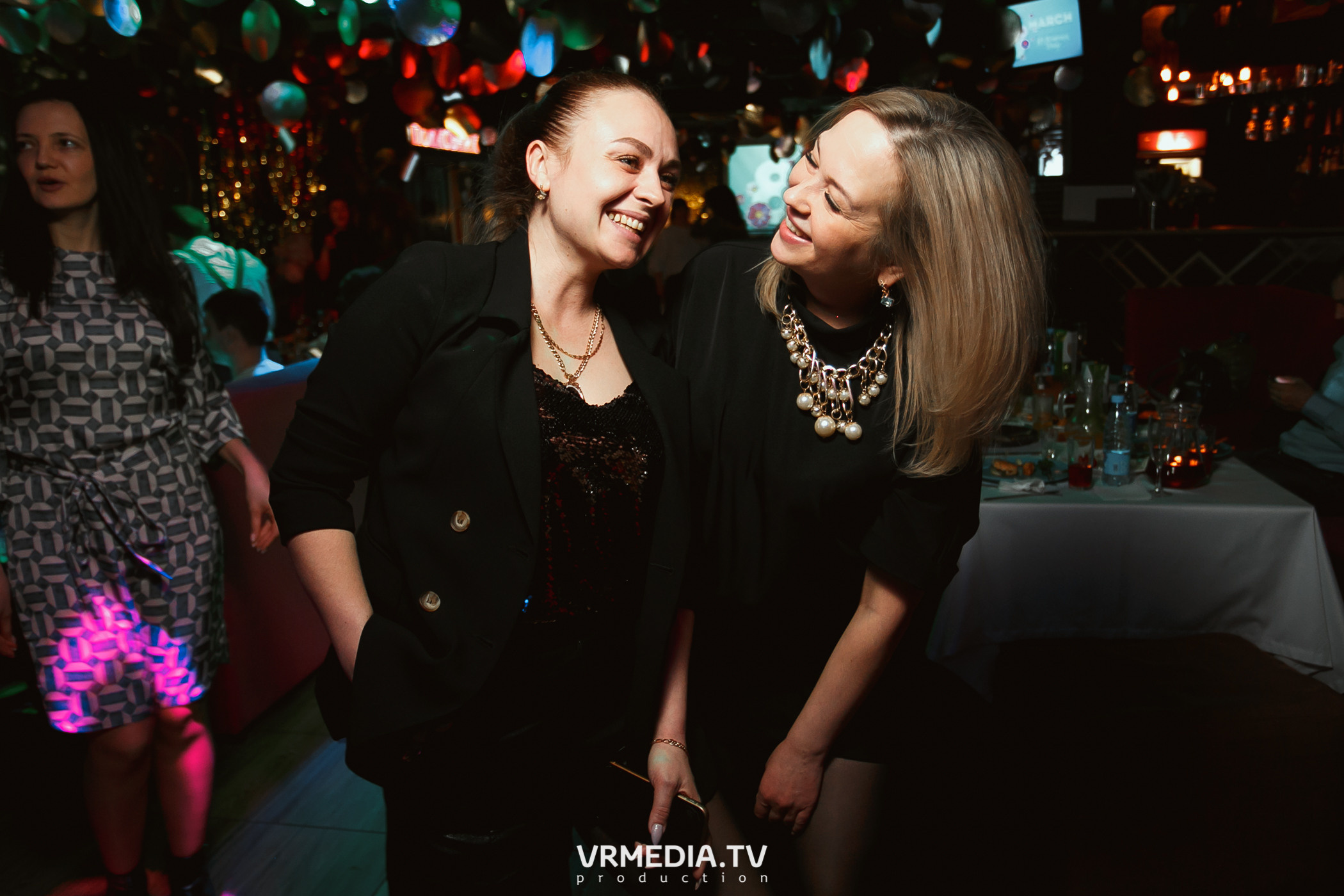 Международный женский день в караоке «Mimo Not»