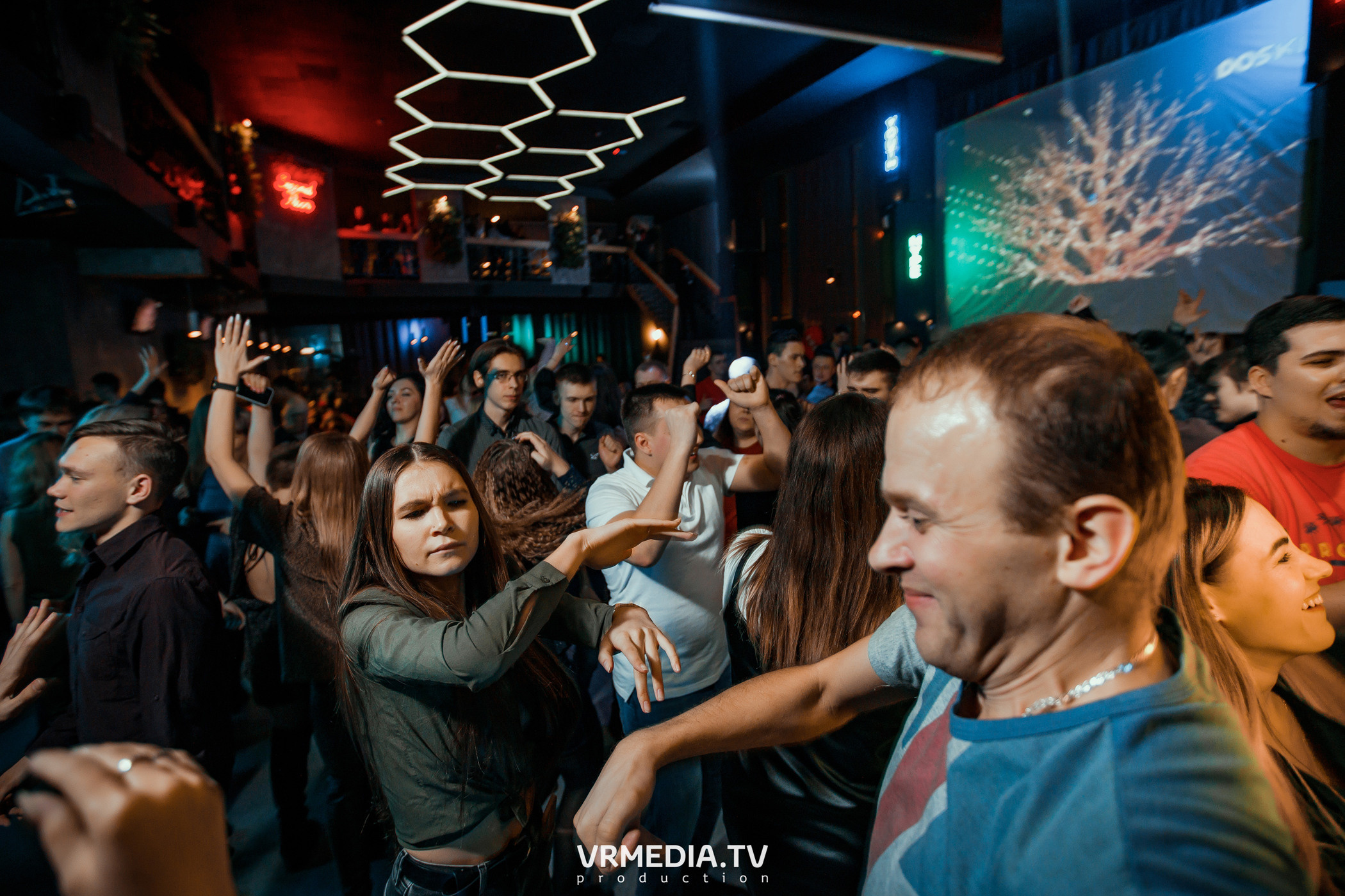 Выходные в баре «DOSKI»