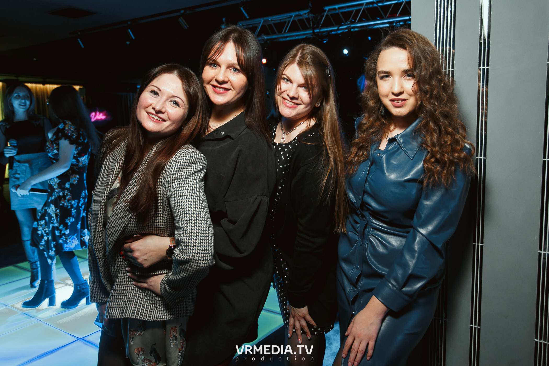 Women’s weekend в караоке «Volna»