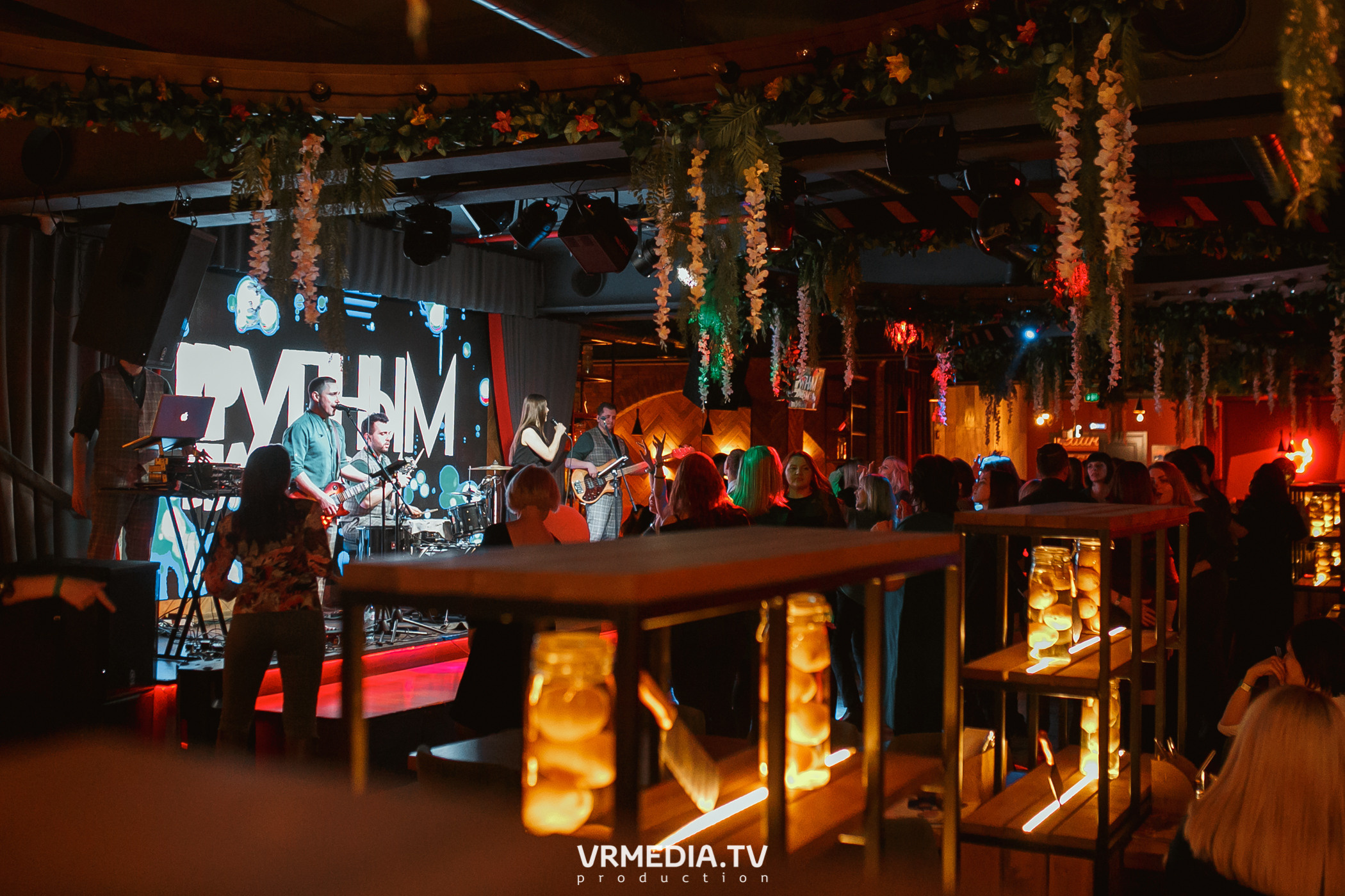 Крупным Планом в гриль-баре «Жара»