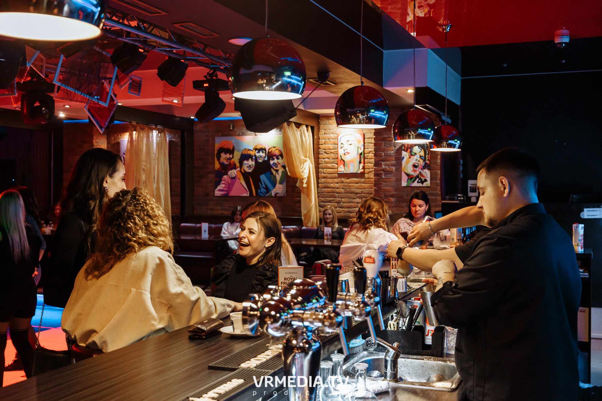 Международный женский день в караоке-баре «Четыре стихии»
