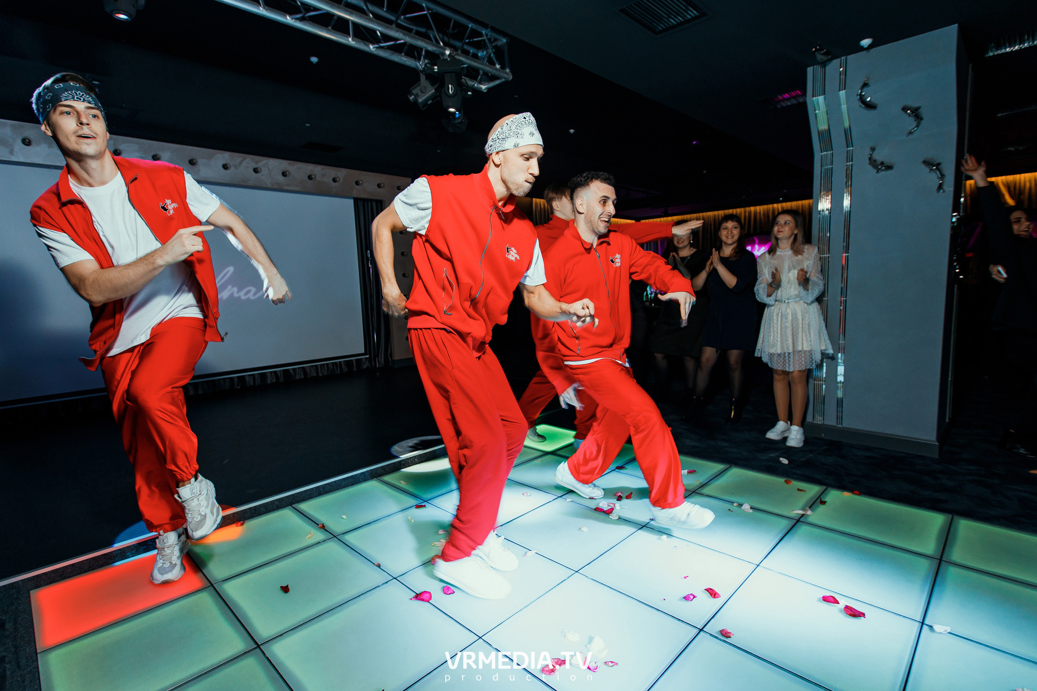 Women’s weekend в караоке «Volna»