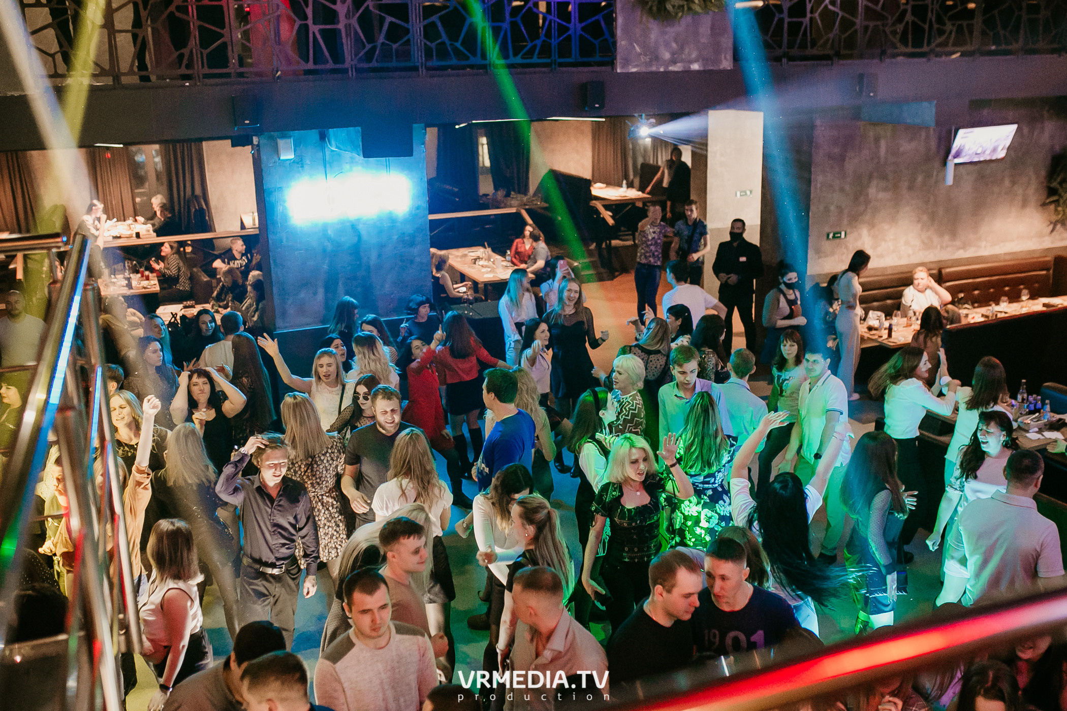 Выходные в баре «DOSKI»