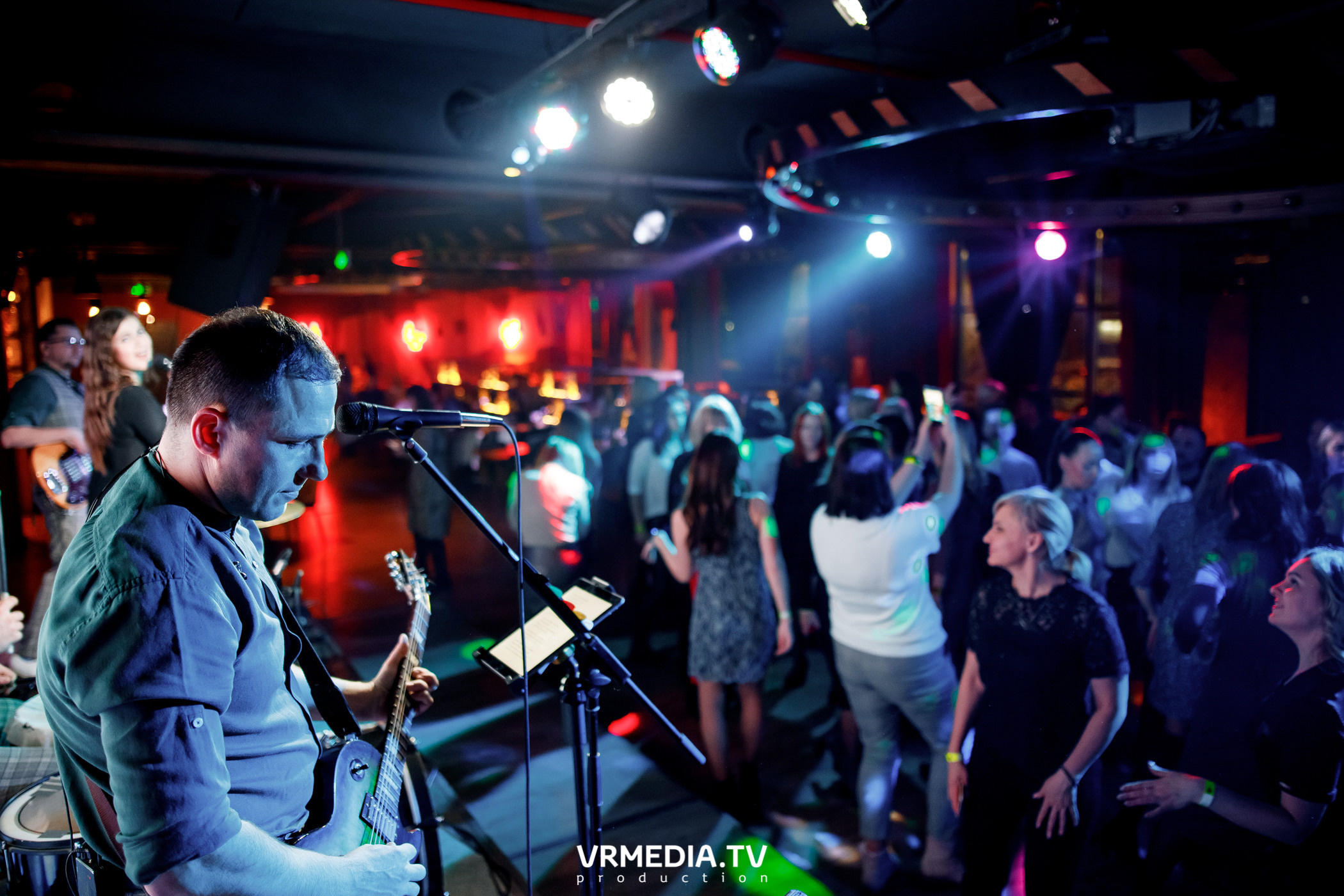 Крупным Планом в гриль-баре «Жара»