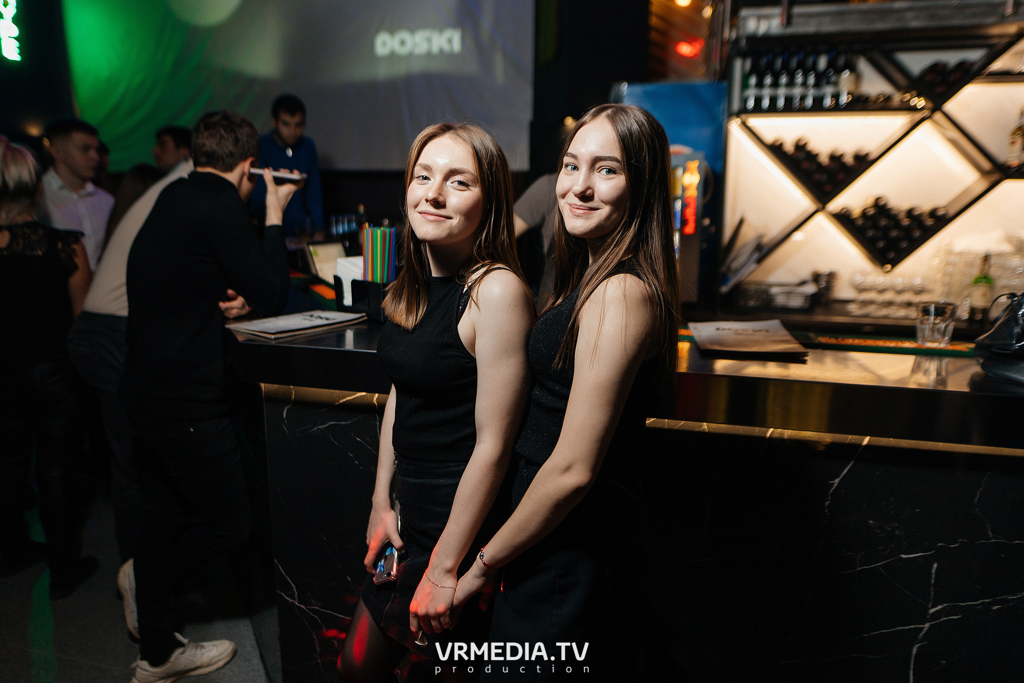 Выходные в баре «DOSKI»