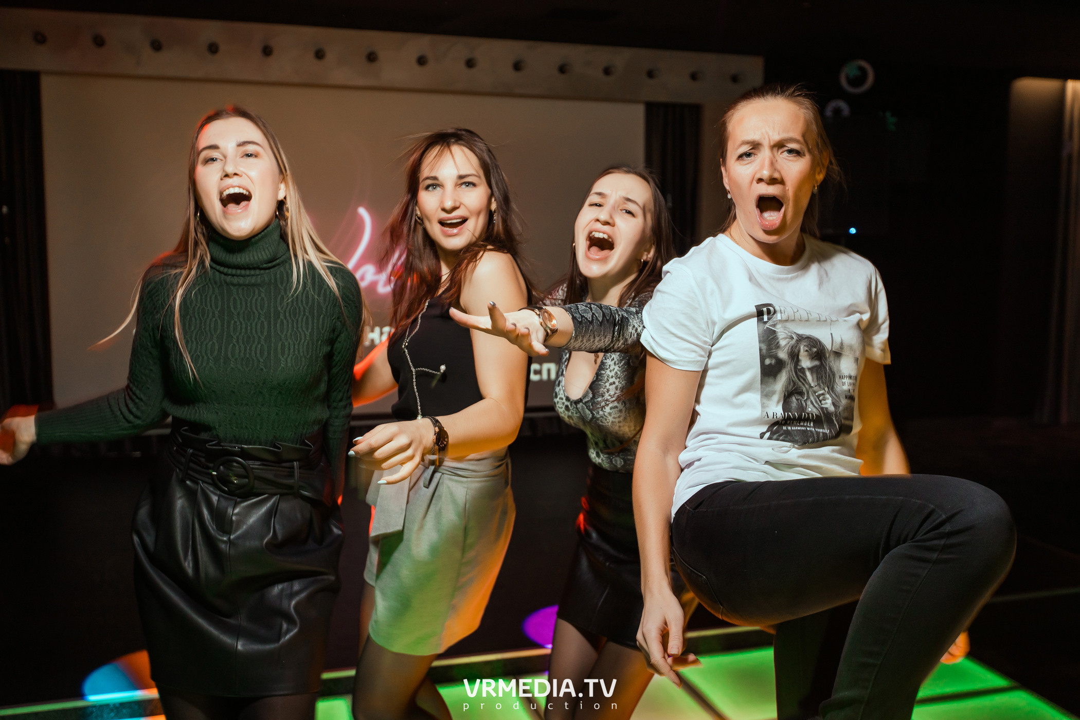 Довольно старый Новый год в караоке «Volna»