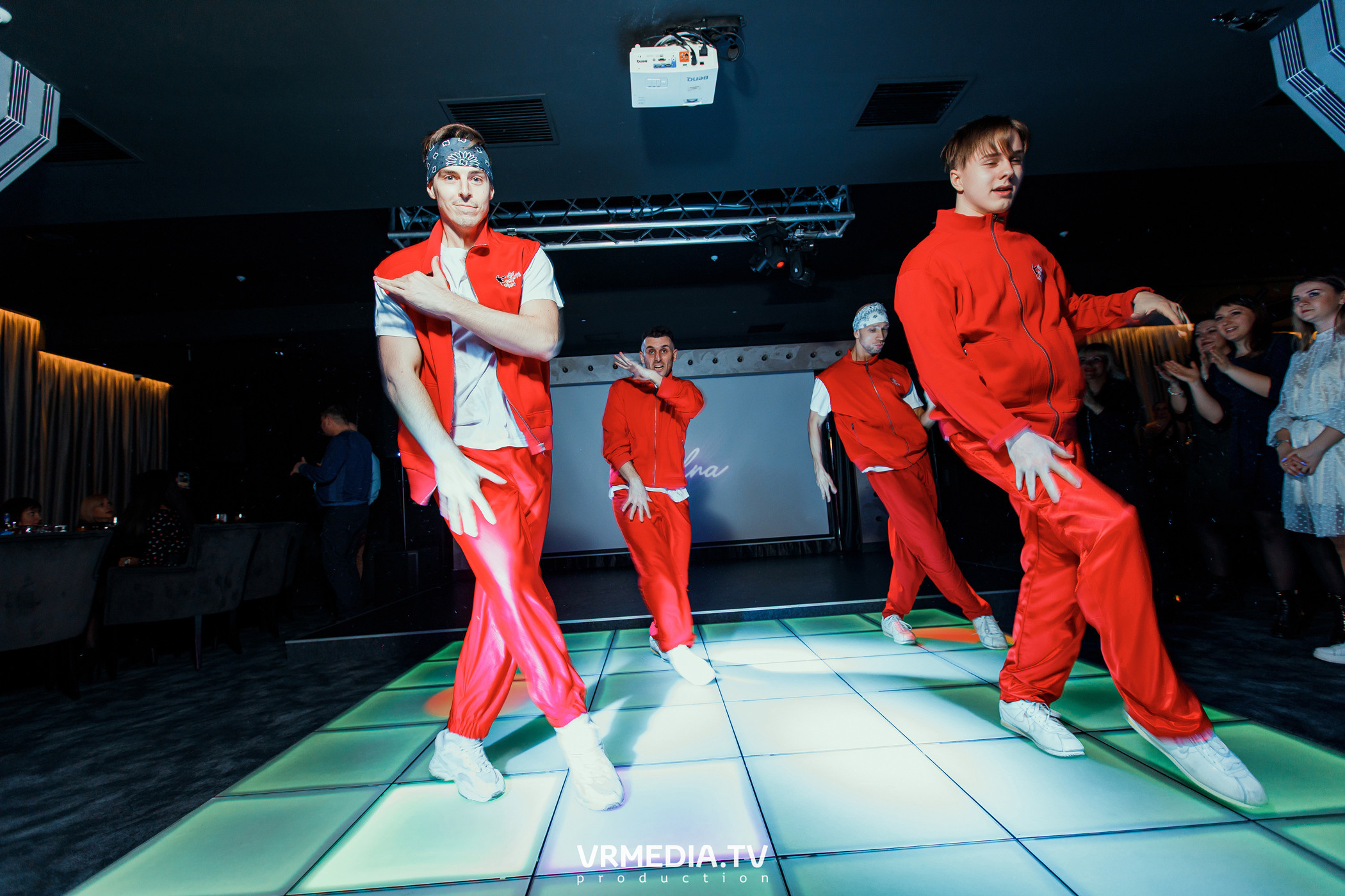 Women’s weekend в караоке «Volna»