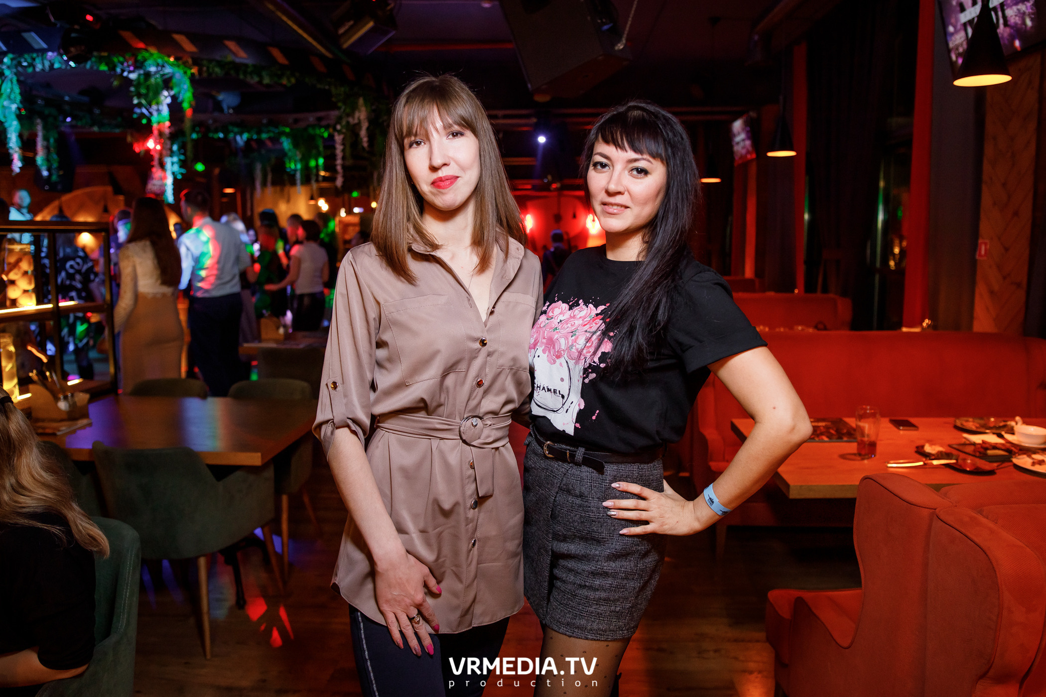 Мы русские в гриль-баре «Жара»