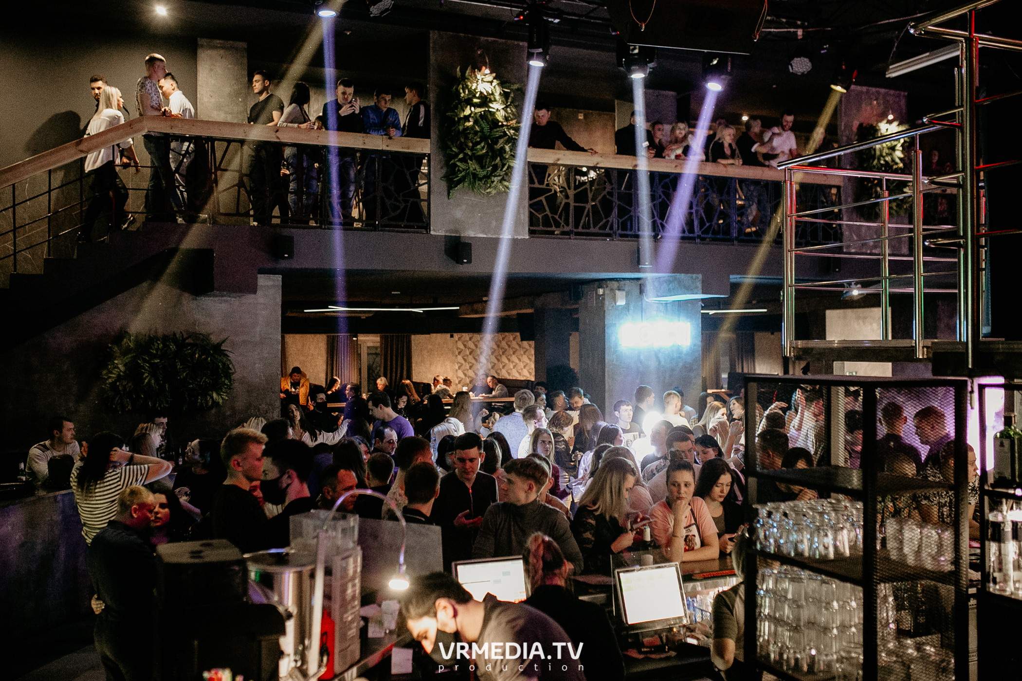 Выходные в баре «DOSKI»