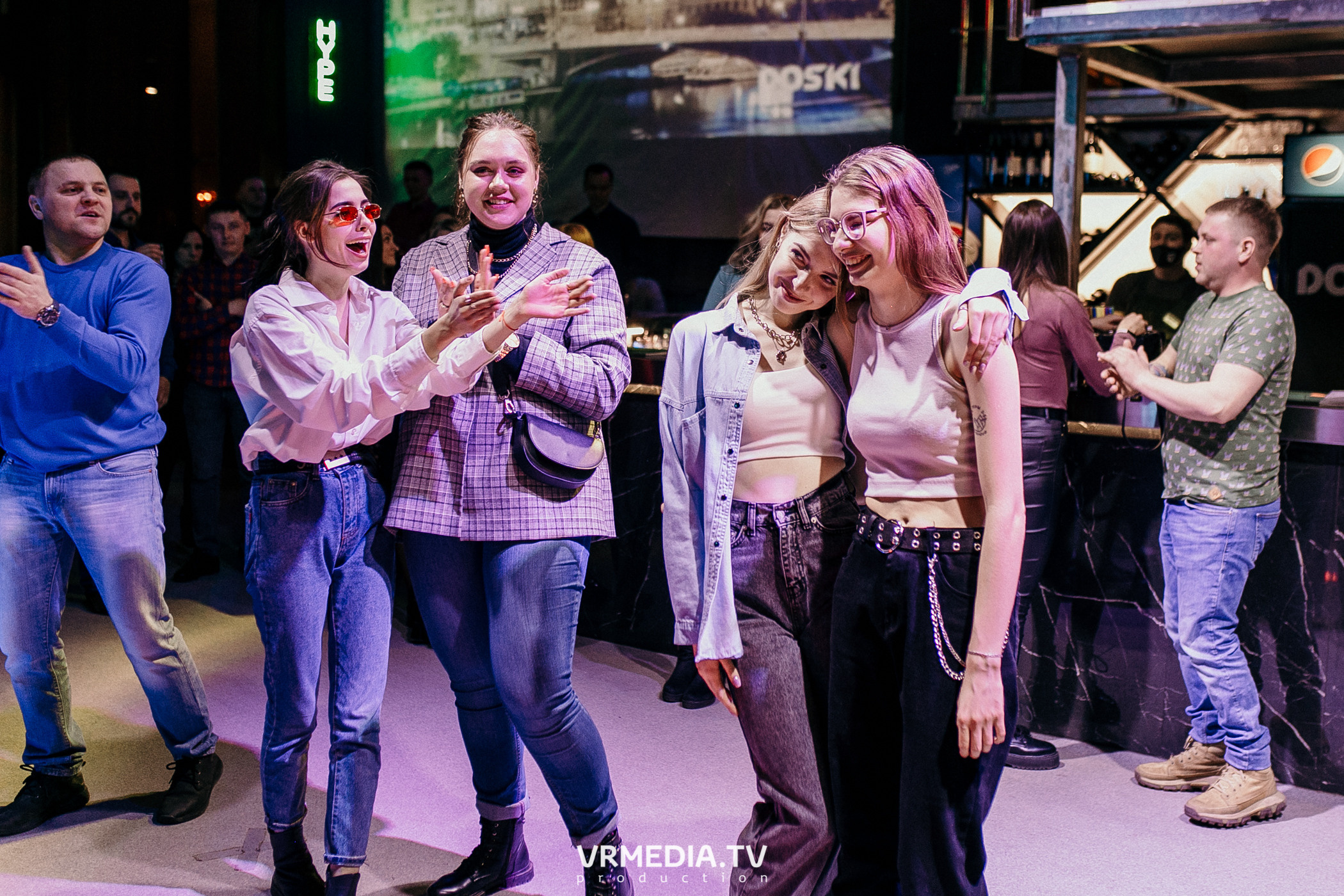 Выходные в баре «DOSKI»