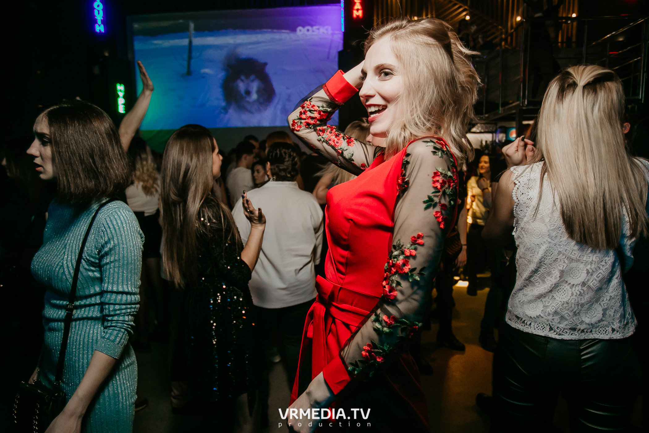 Выходные в баре «DOSKI»