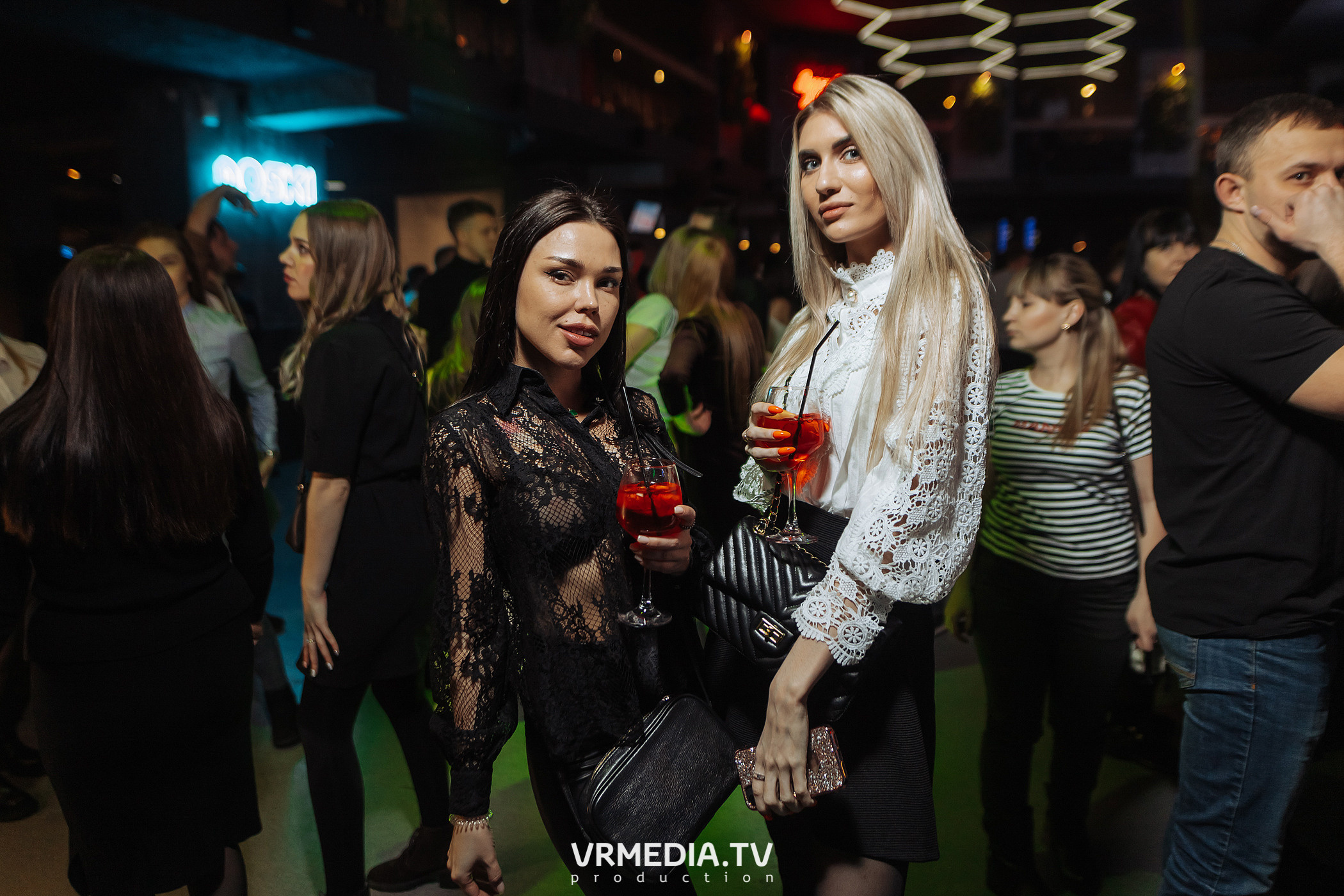 Выходные в баре «DOSKI»