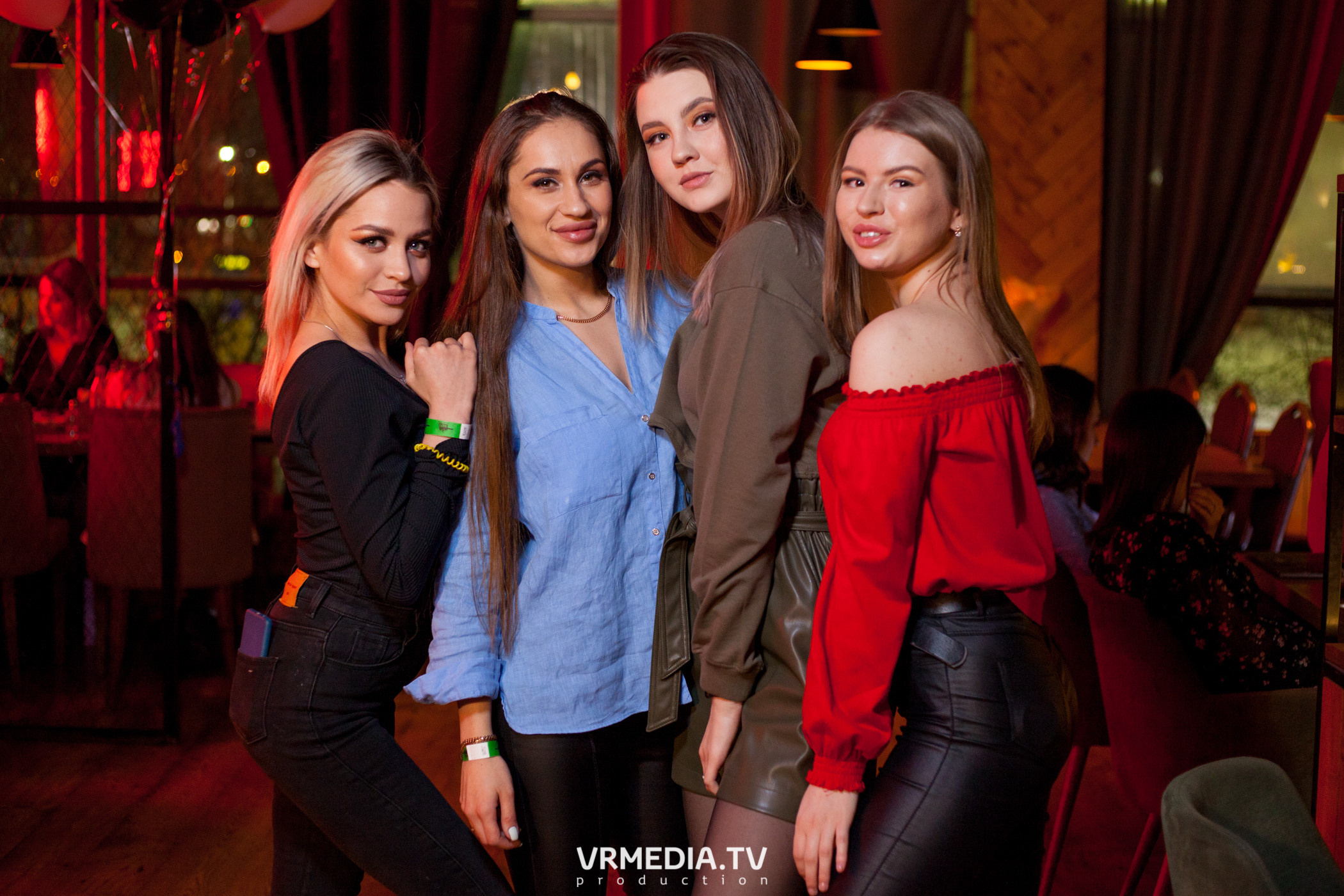 Крупным Планом в гриль-баре «Жара»