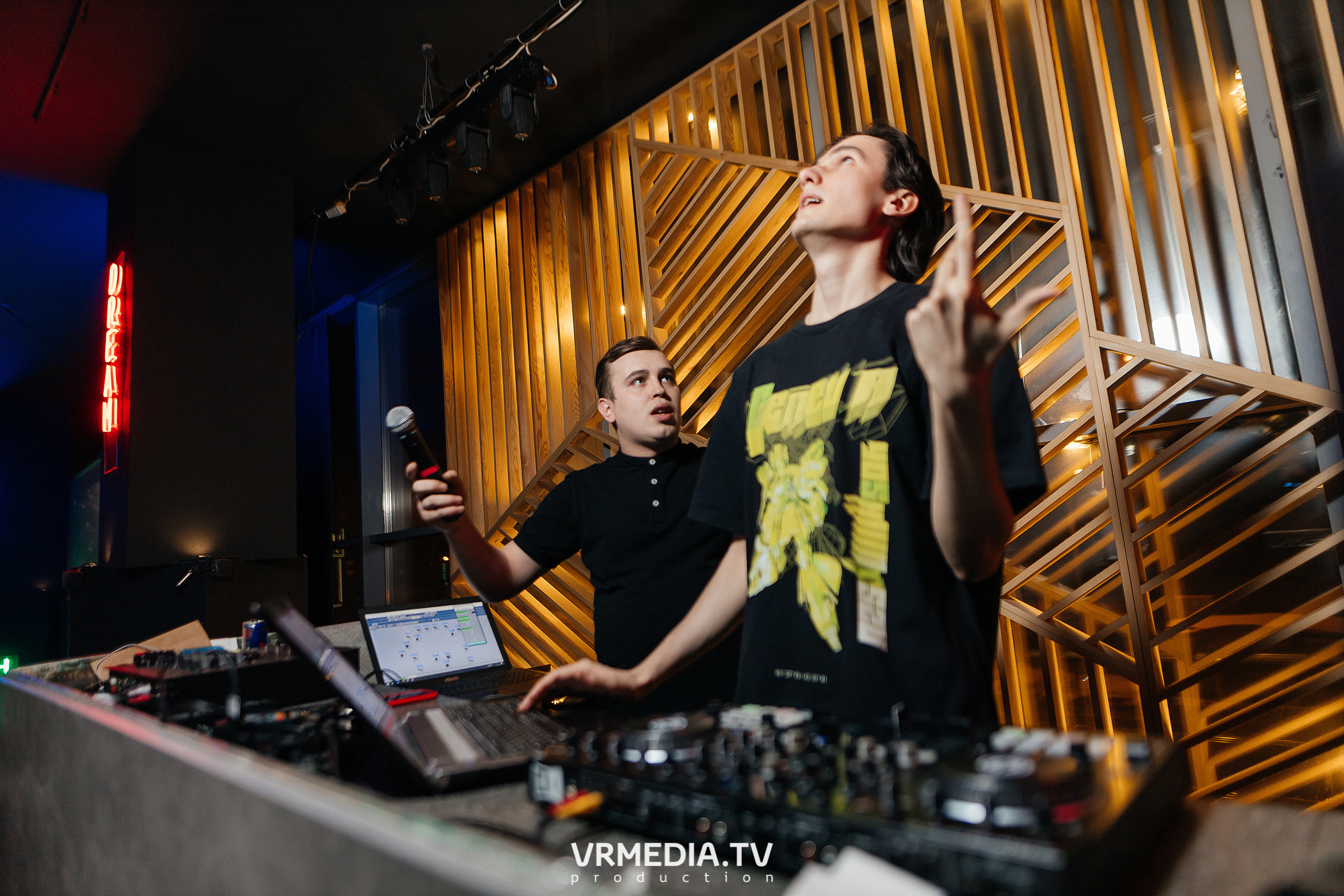 Выходные в баре «DOSKI»