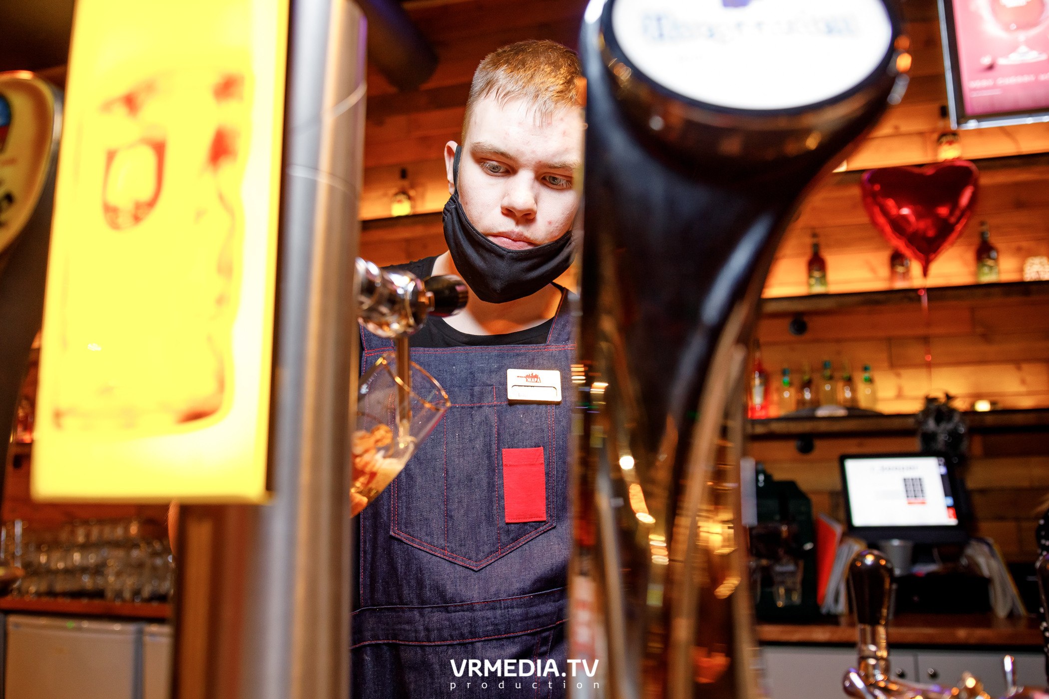 Мы русские в гриль-баре «Жара»