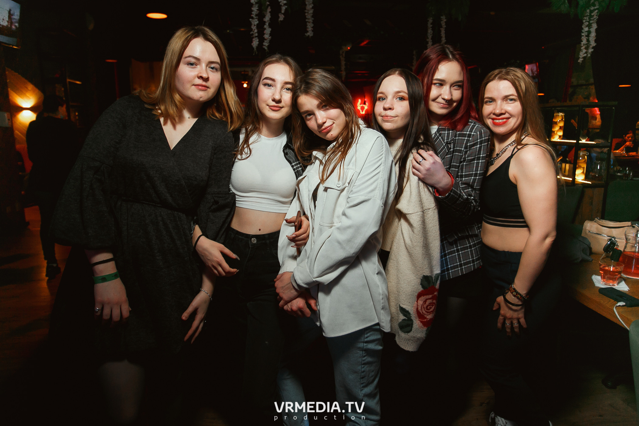 Крупным Планом в гриль-баре «Жара»