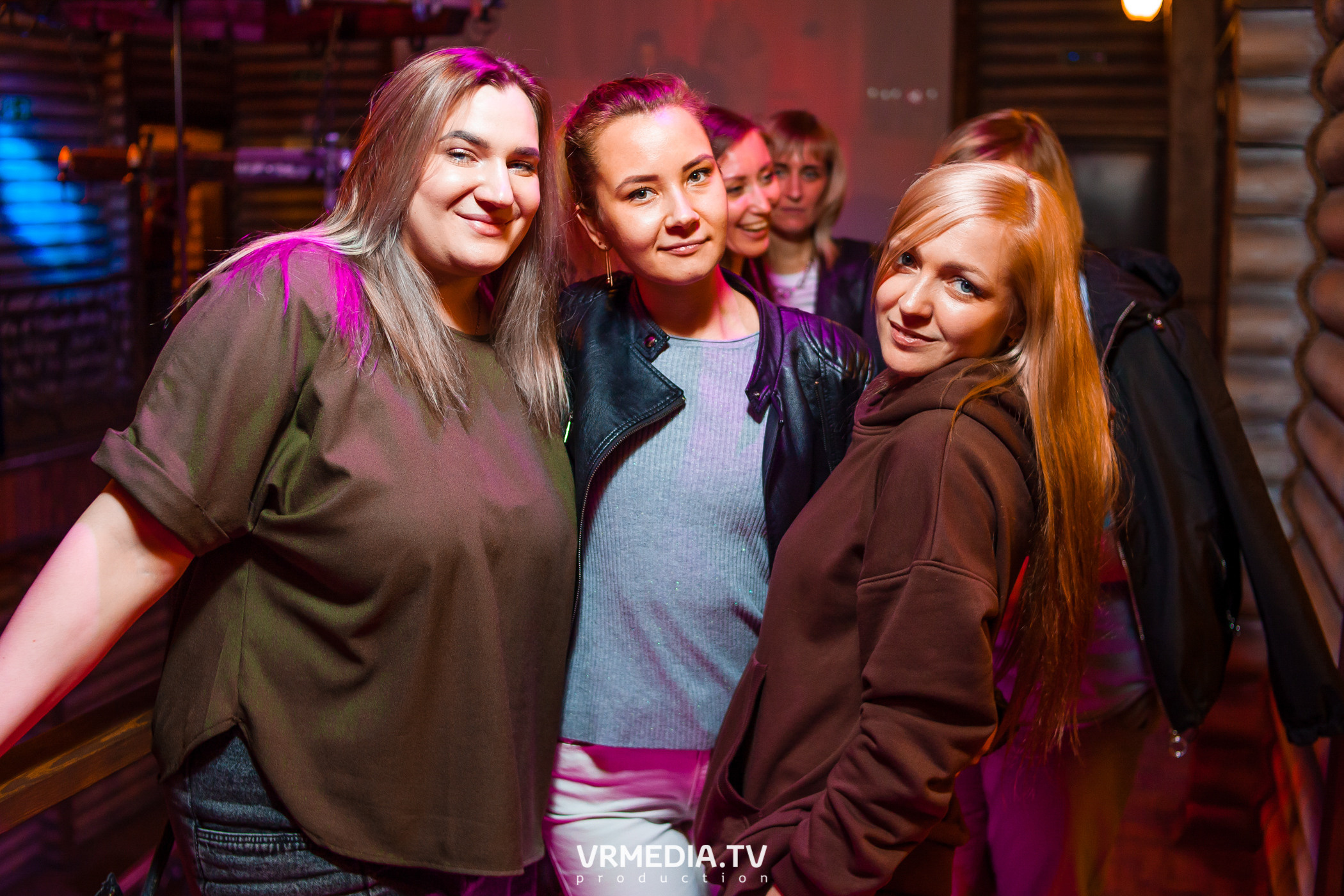 Выходные в баре «DOSKI»