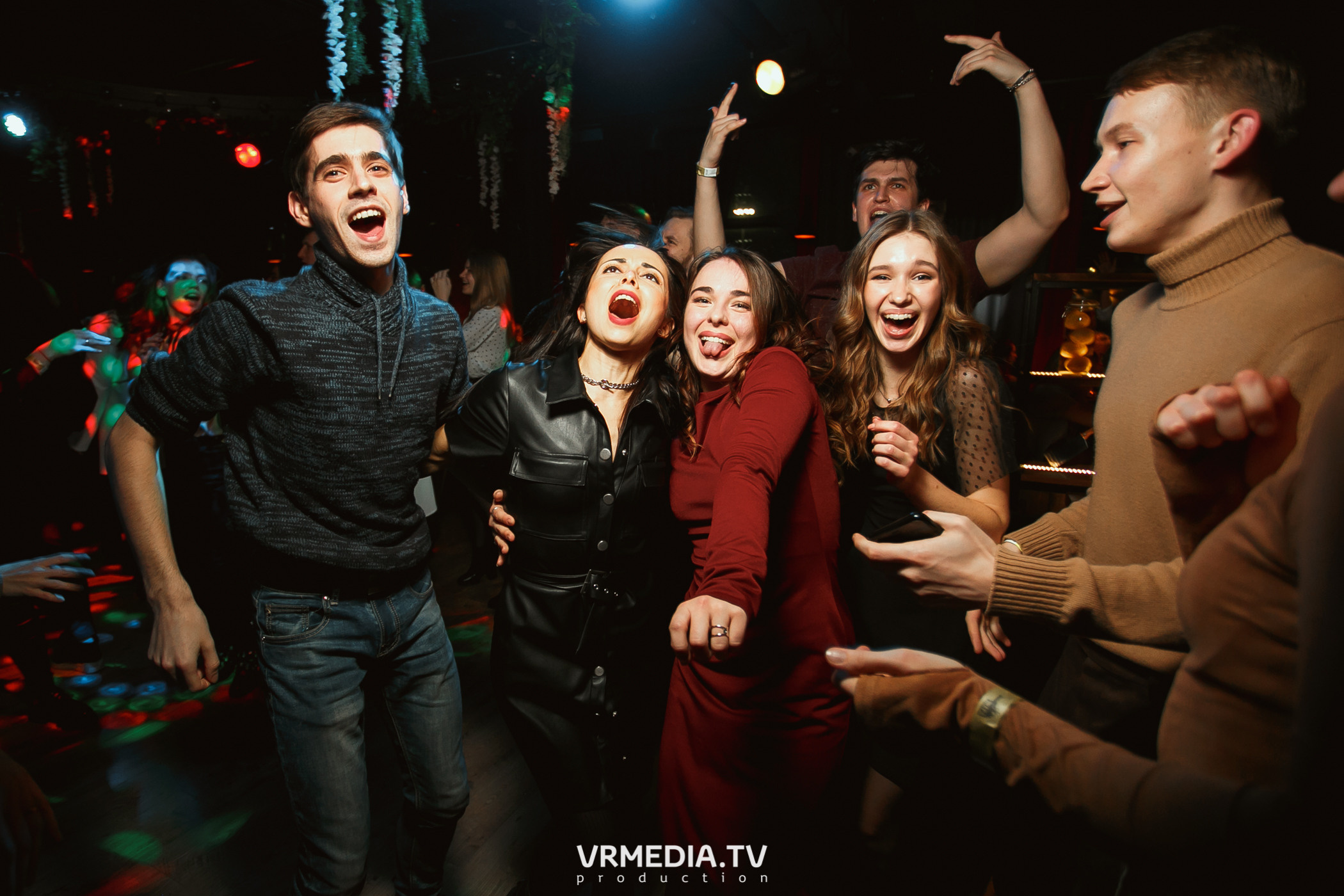 Алые Паруса в гриль-баре «Жара»