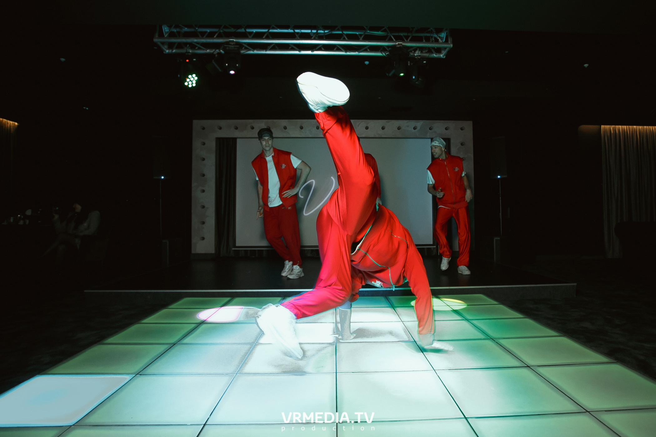 Women’s weekend в караоке «Volna»