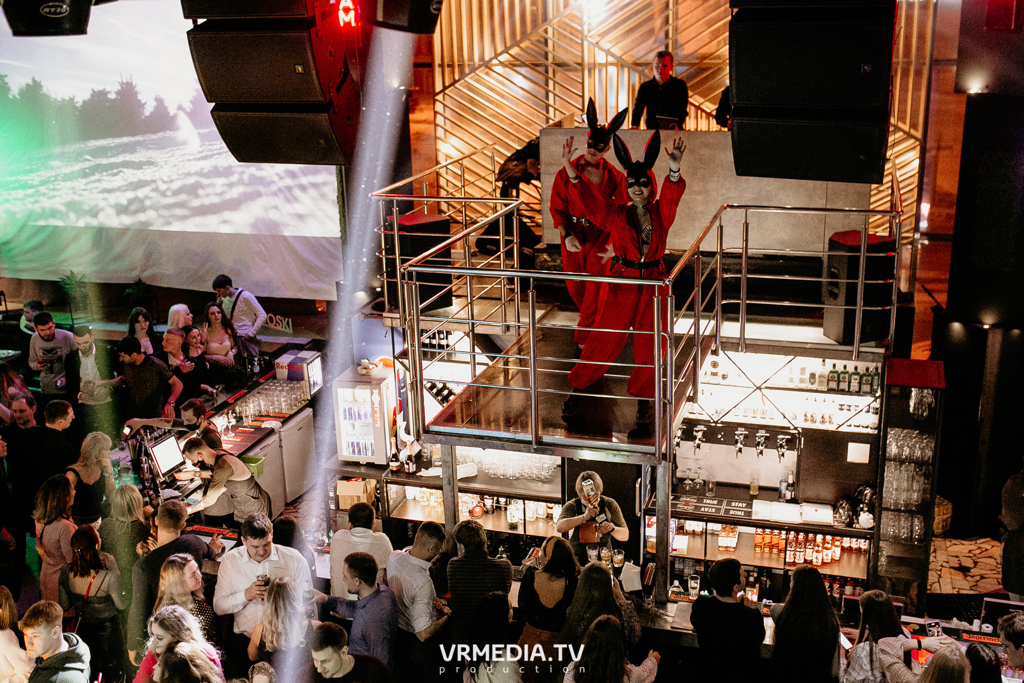 Выходные в баре «DOSKI»