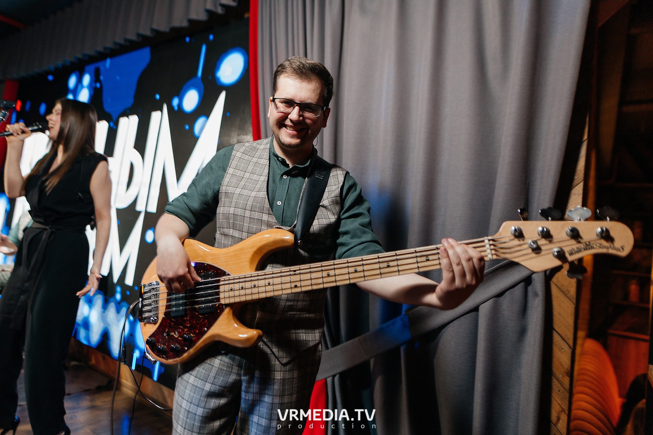 Крупным Планов в гриль-баре «Жара»