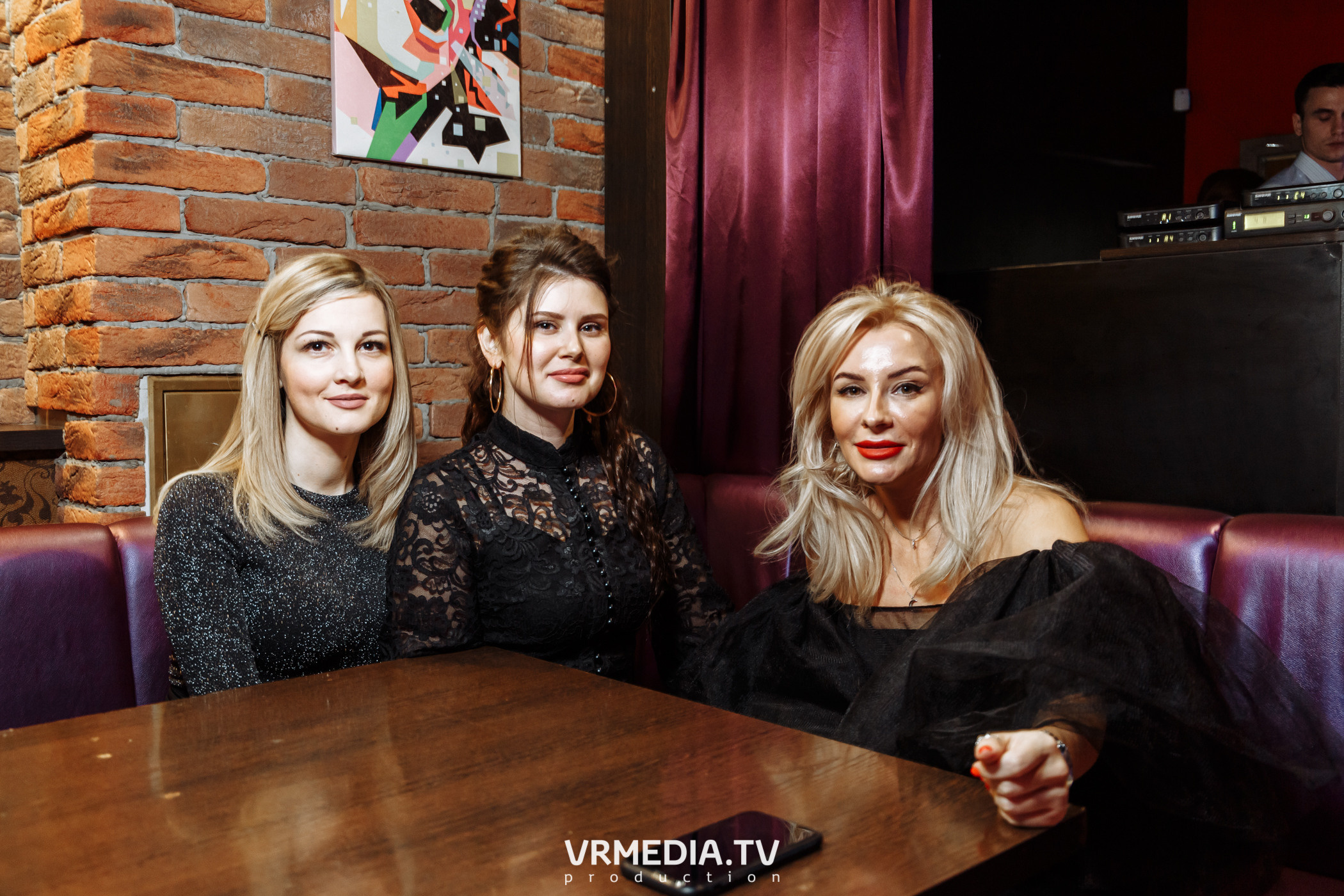 Международный женский день в караоке-баре «Четыре стихии»