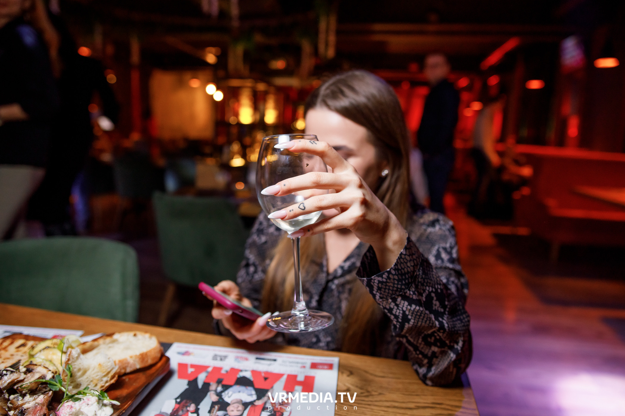 Мы русские в гриль-баре «Жара»