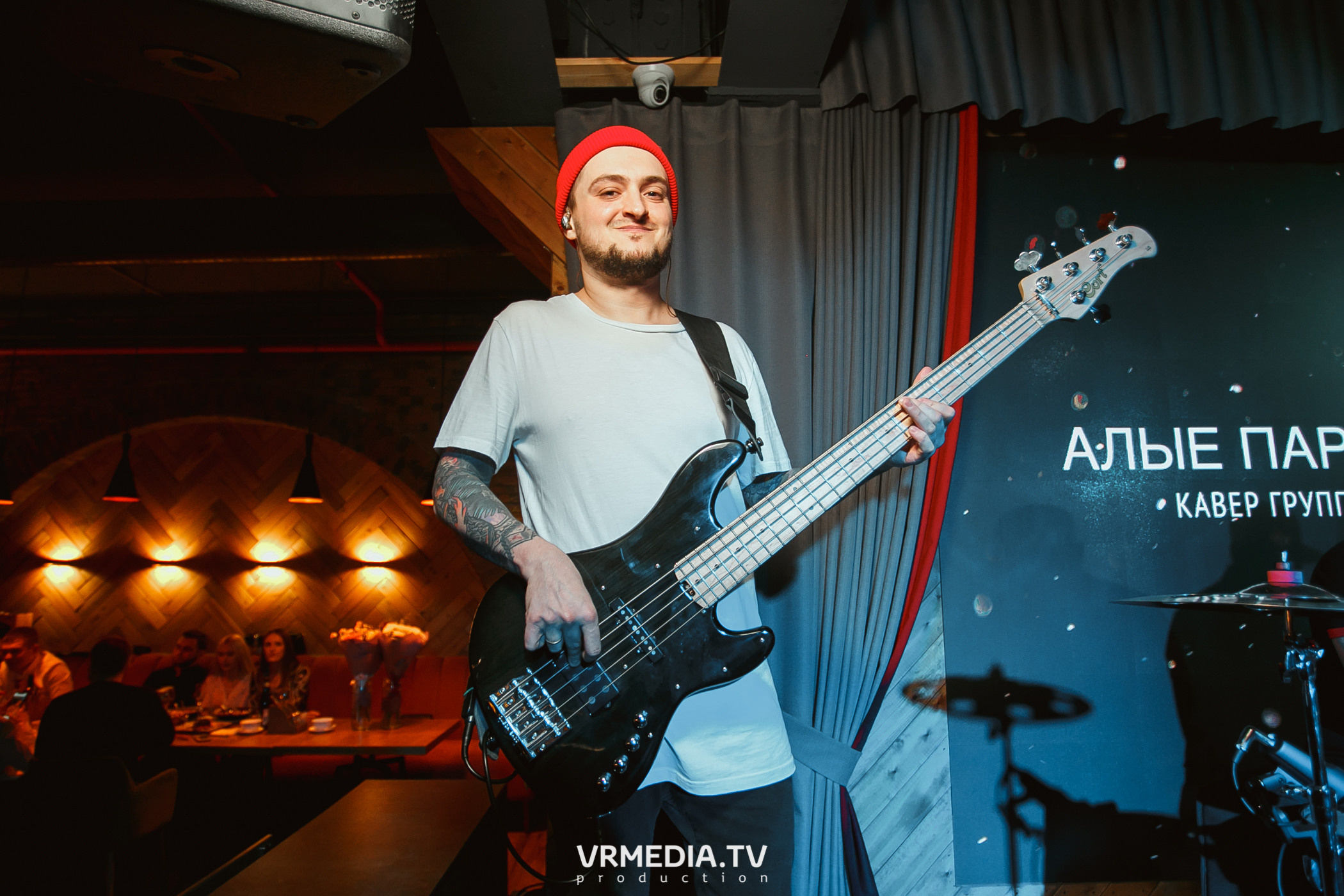 Алые Паруса в гриль-баре «Жара»