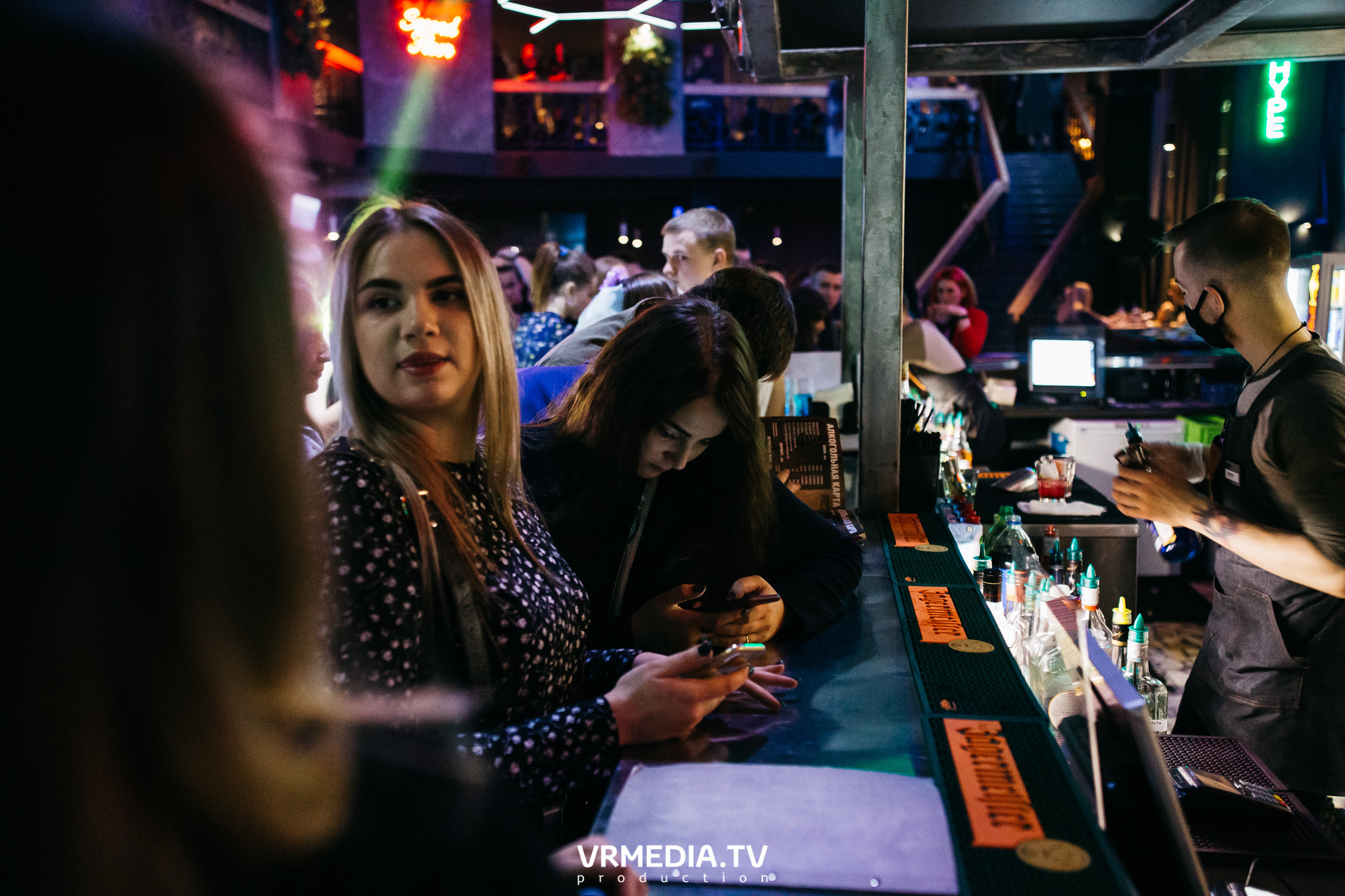 Выходные в баре «DOSKI»