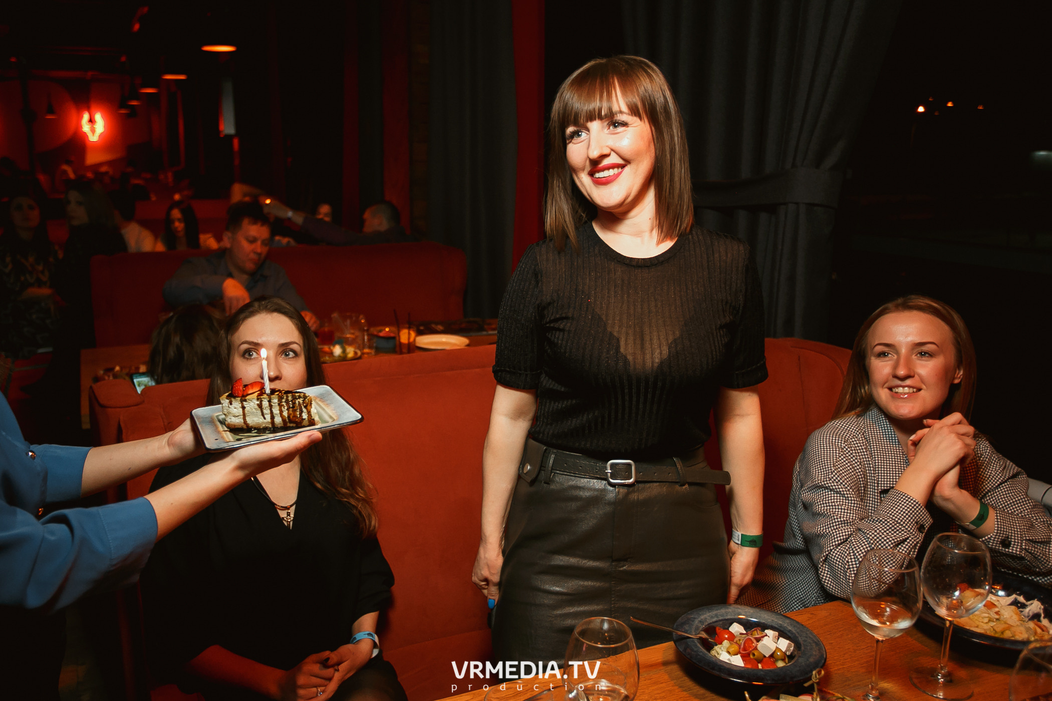 Алые Паруса в гриль-баре «Жара»