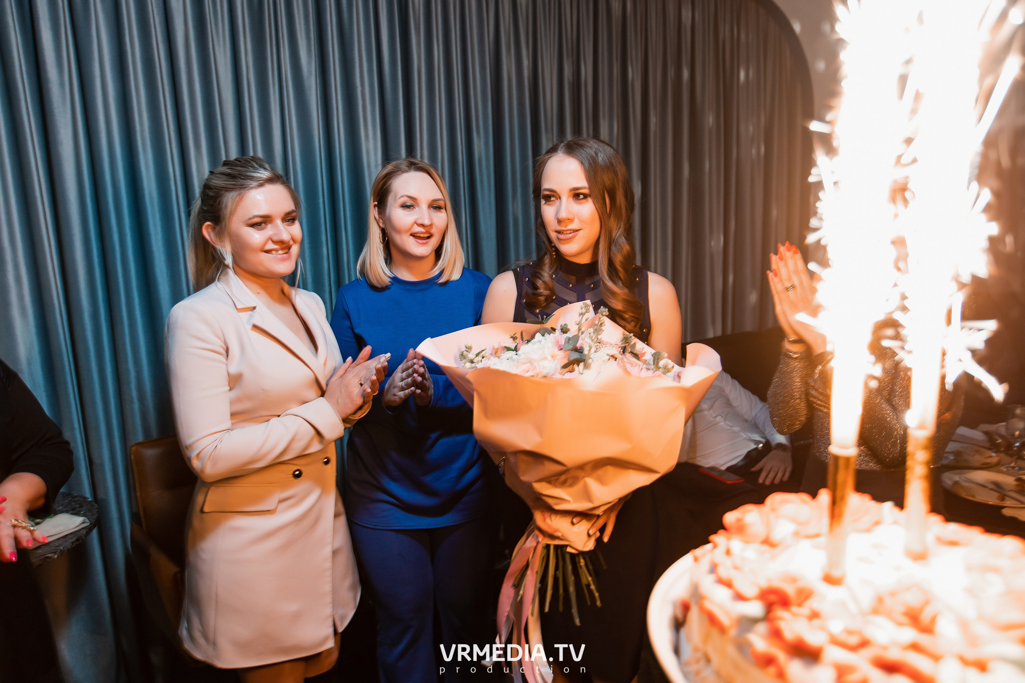 Выходные в караоке «Volna»