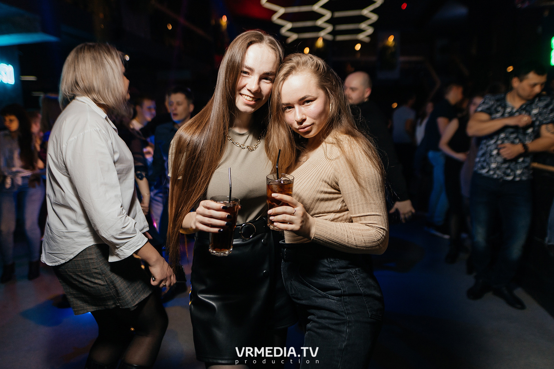 Выходные в баре «DOSKI»