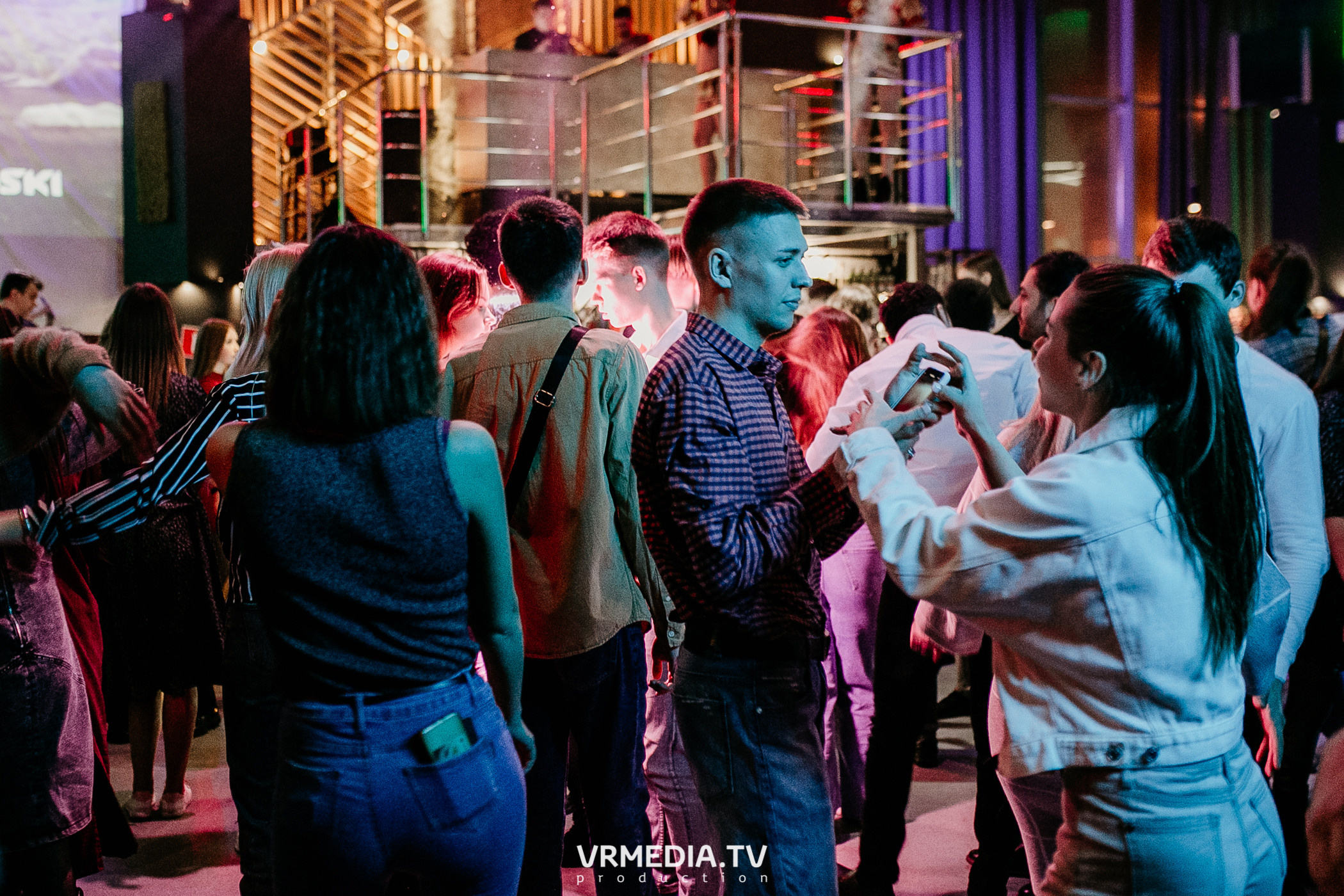 Выходные в баре «DOSKI»