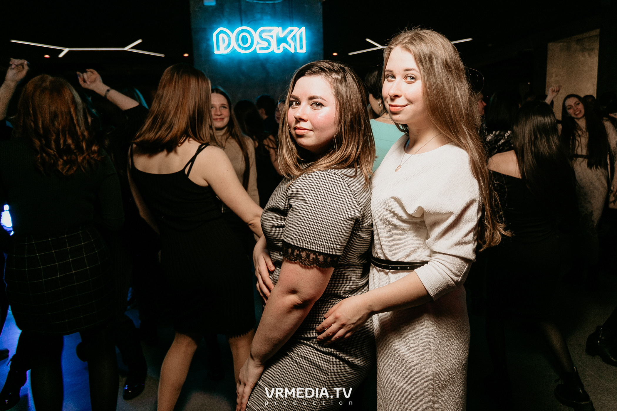 Выходные в баре «DOSKI»