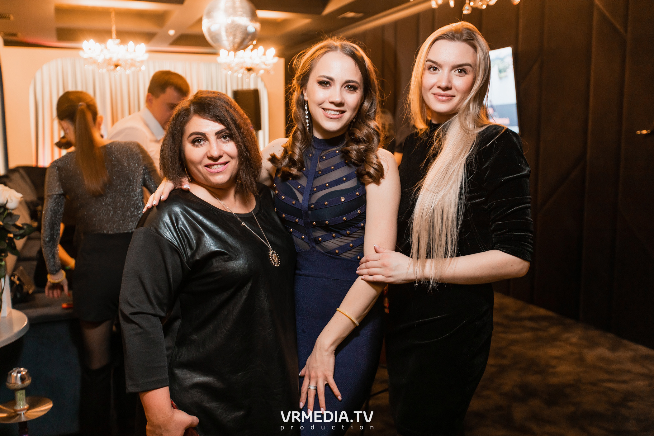 Выходные в караоке «Volna»