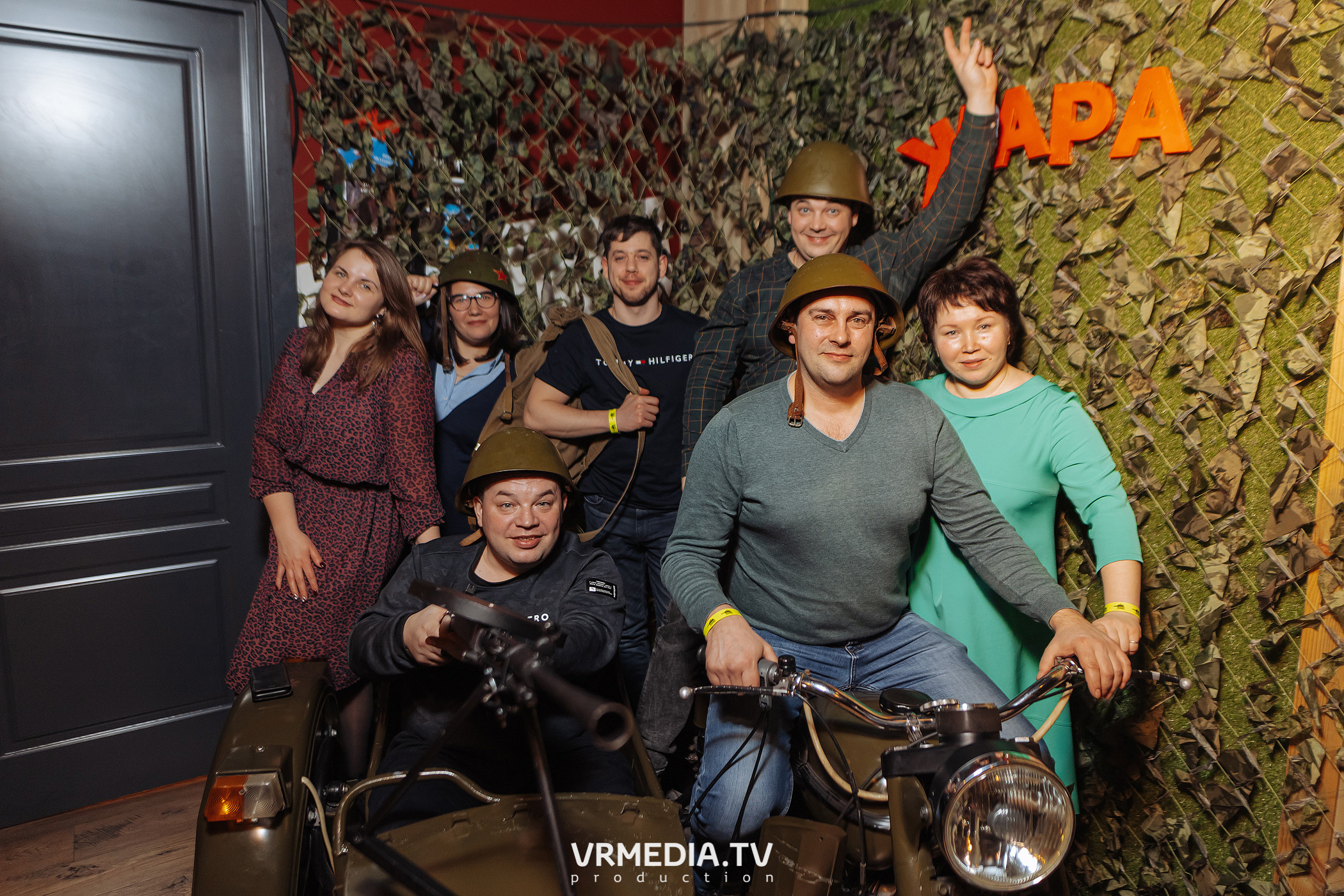 Мы русские в гриль-баре «Жара»