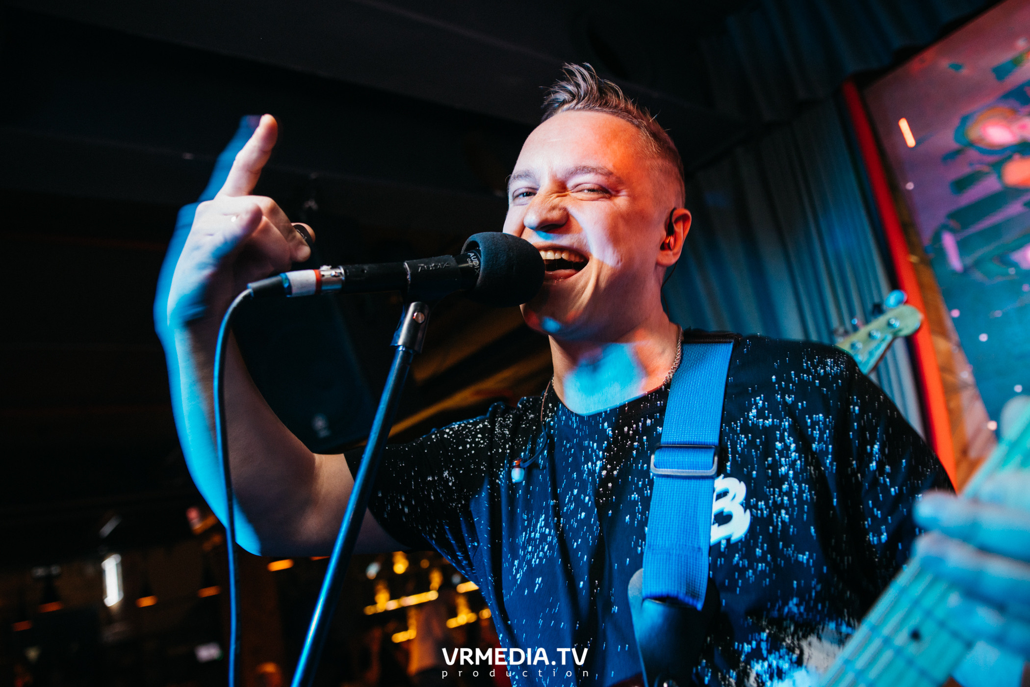 Мы русские в гриль-баре «Жара»