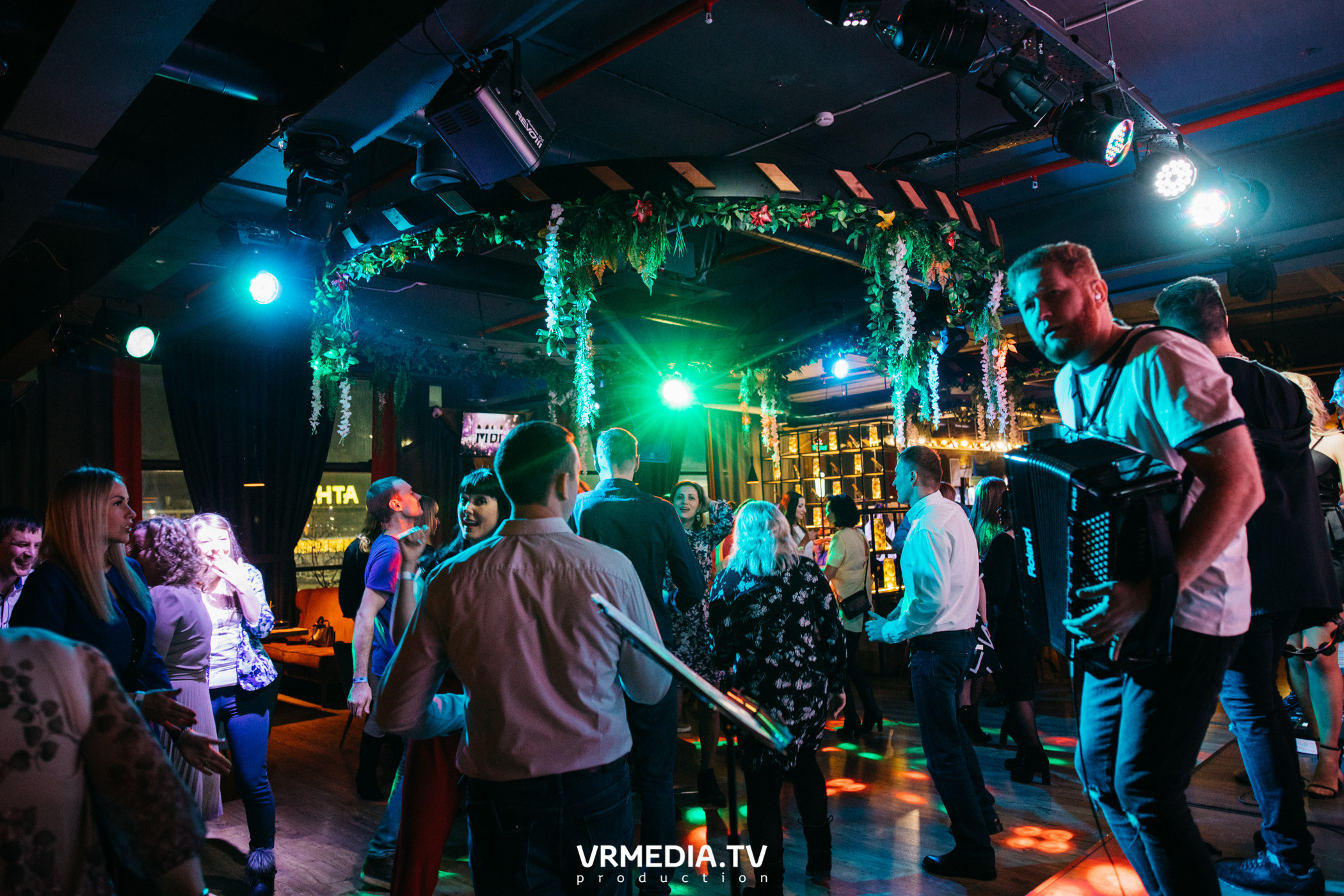 Мы русские в гриль-баре «Жара»