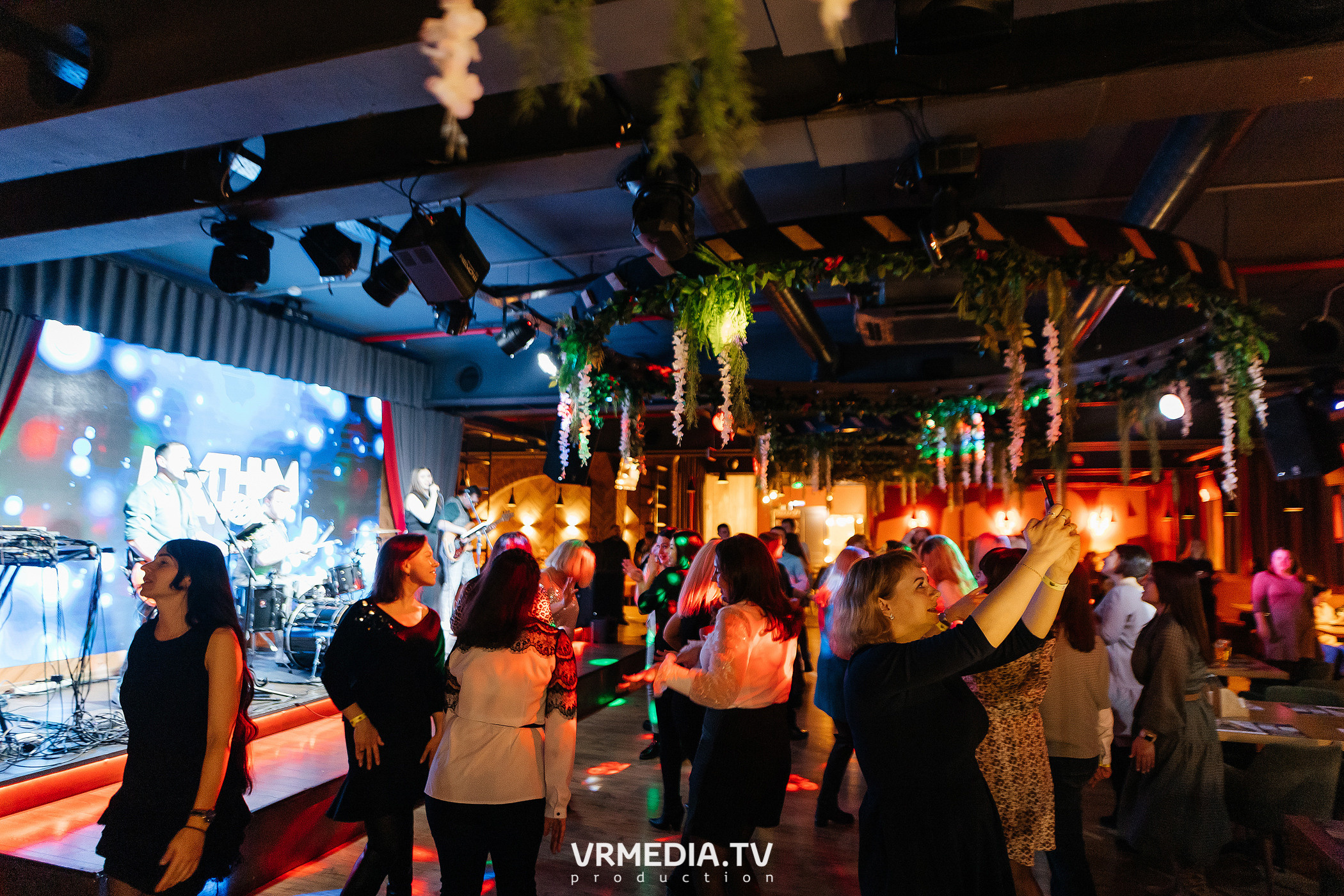 Крупным Планов в гриль-баре «Жара»