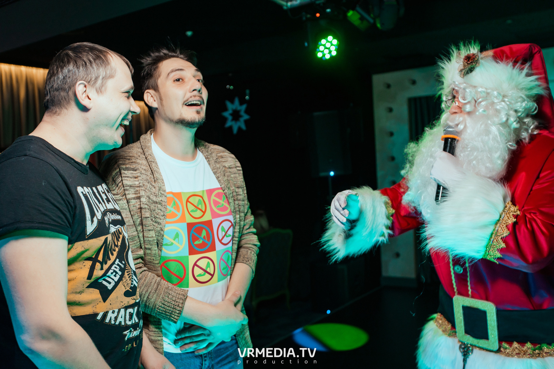 Merry Christmas в караоке «Volna»