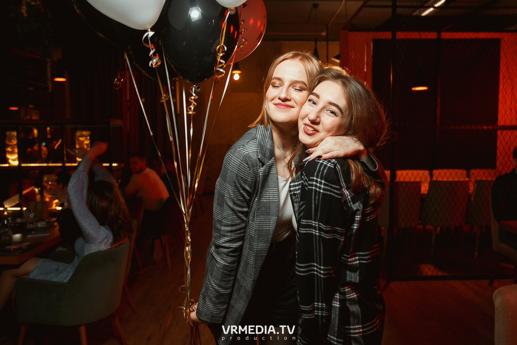 Крупным Планом в гриль-баре «Жара»