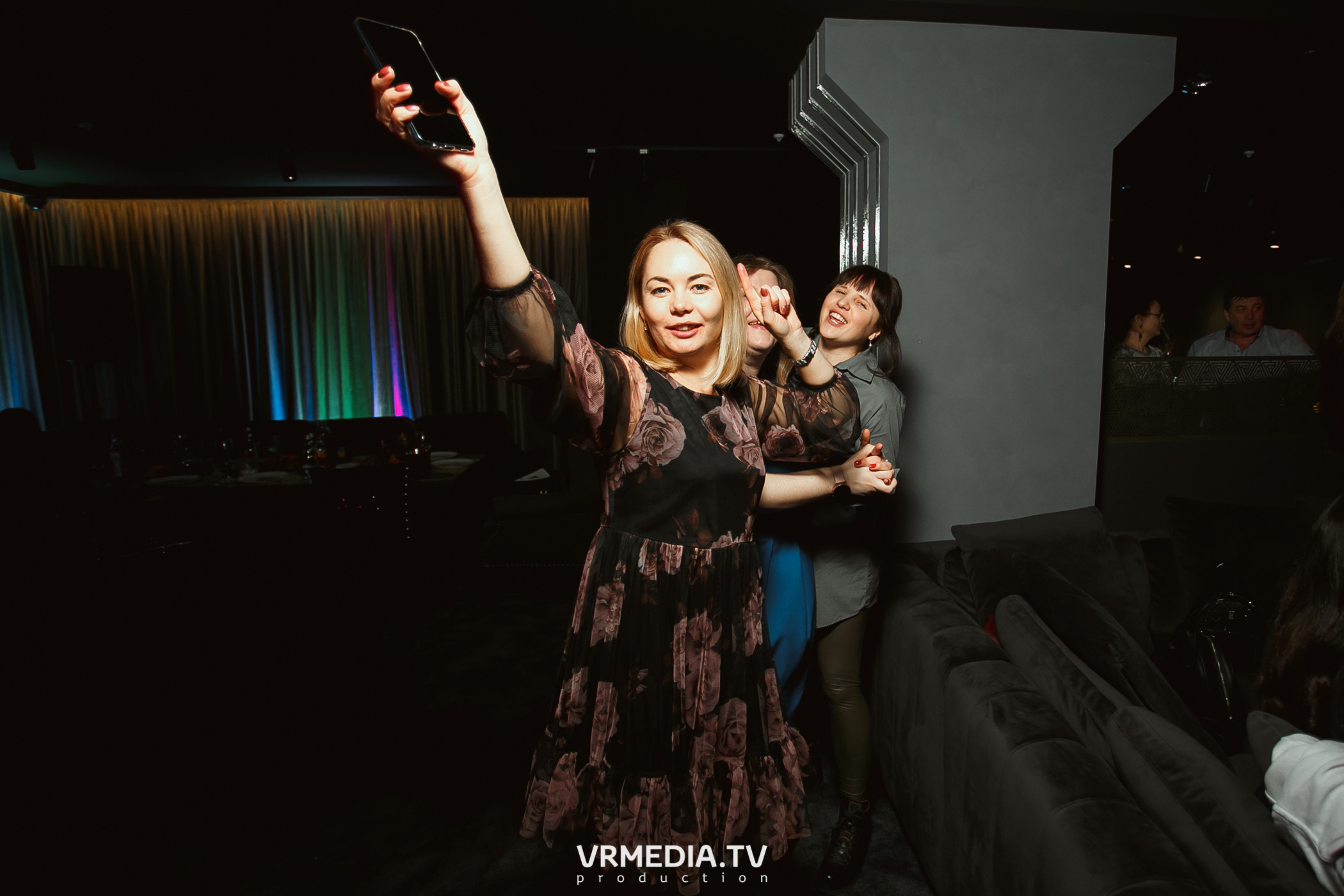 Women’s weekend в караоке «Volna»